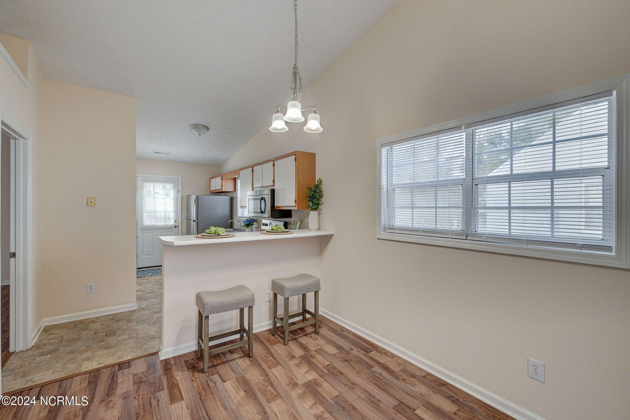 100555871 | Photo 17