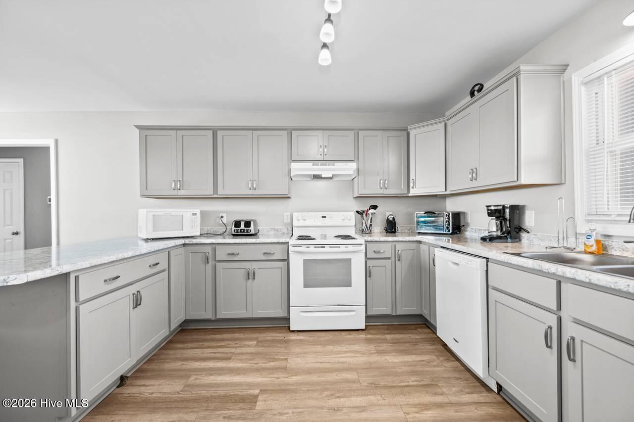 100555607 | Photo 24