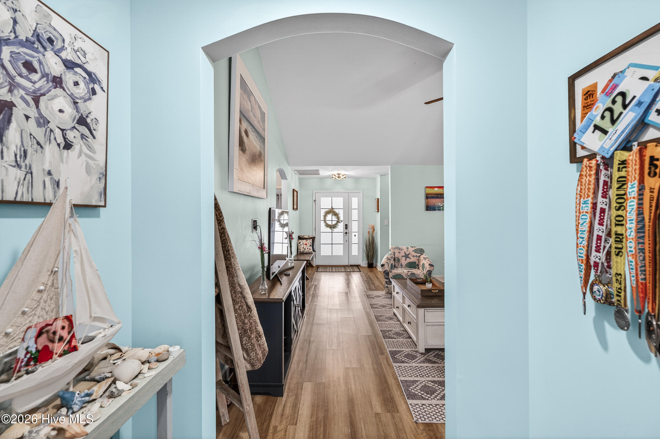 100567019 | Photo 23