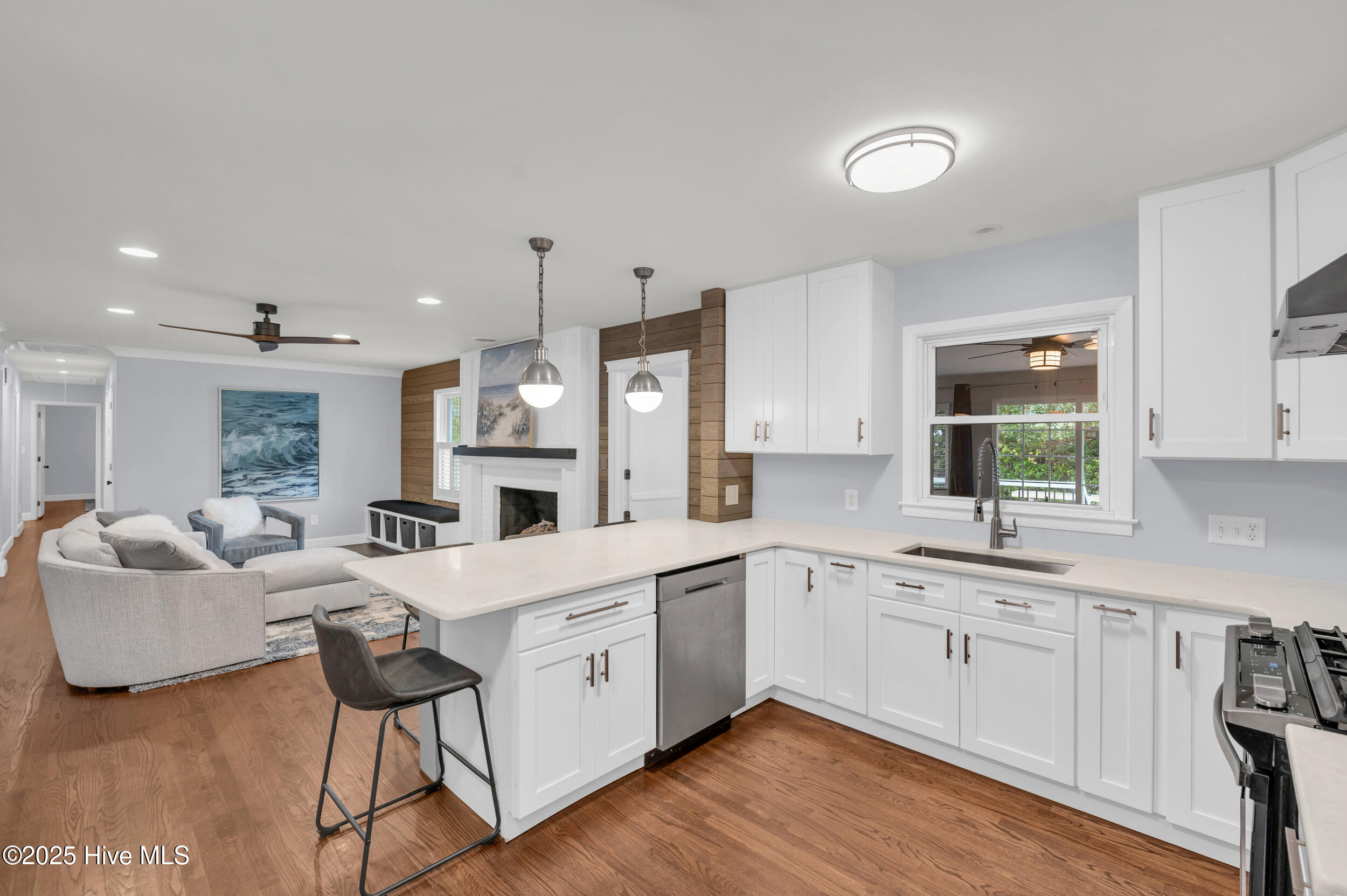 100538722 | Photo 12