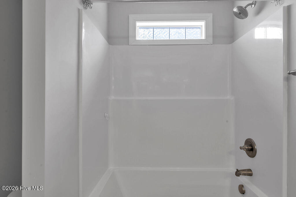 100558571 | Photo 23