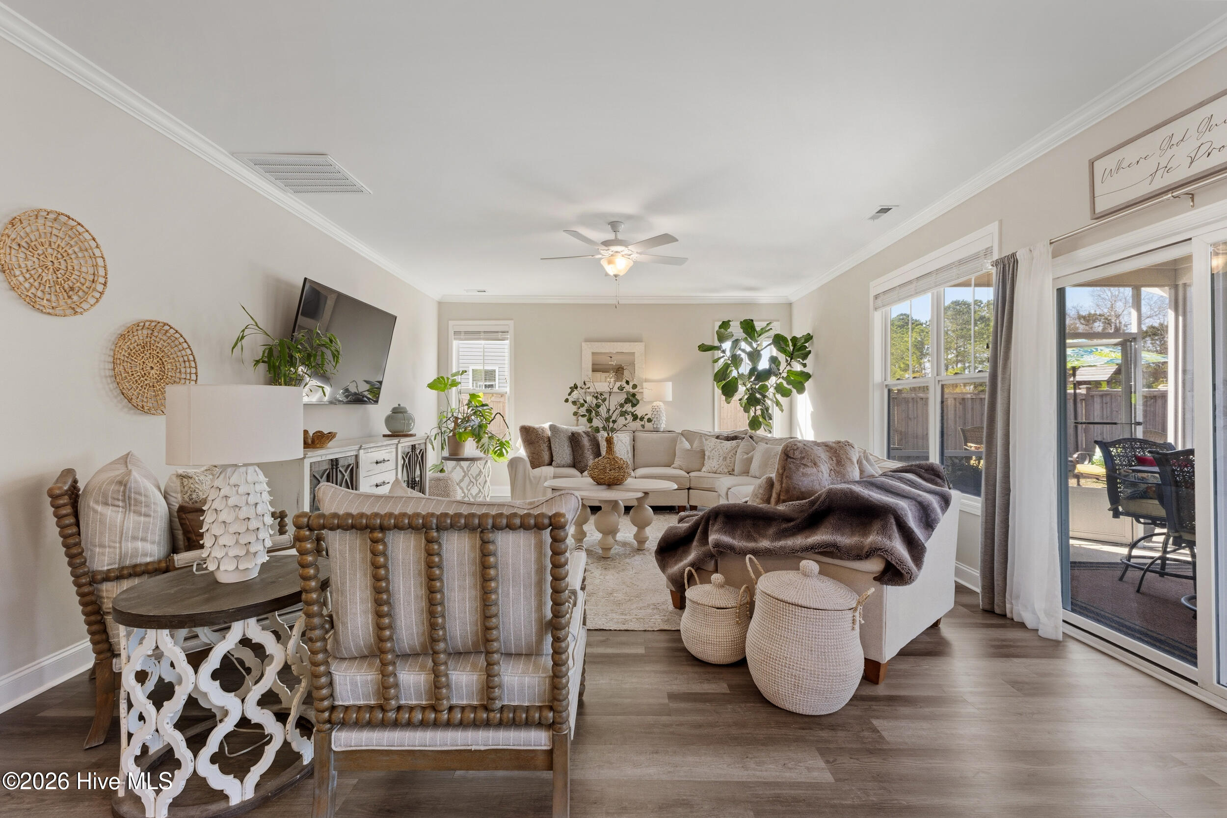 100558195 | Photo 12