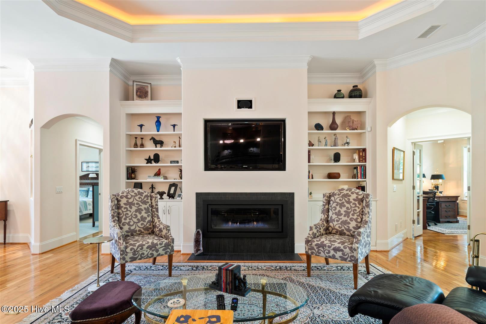 100518615 | Photo 14