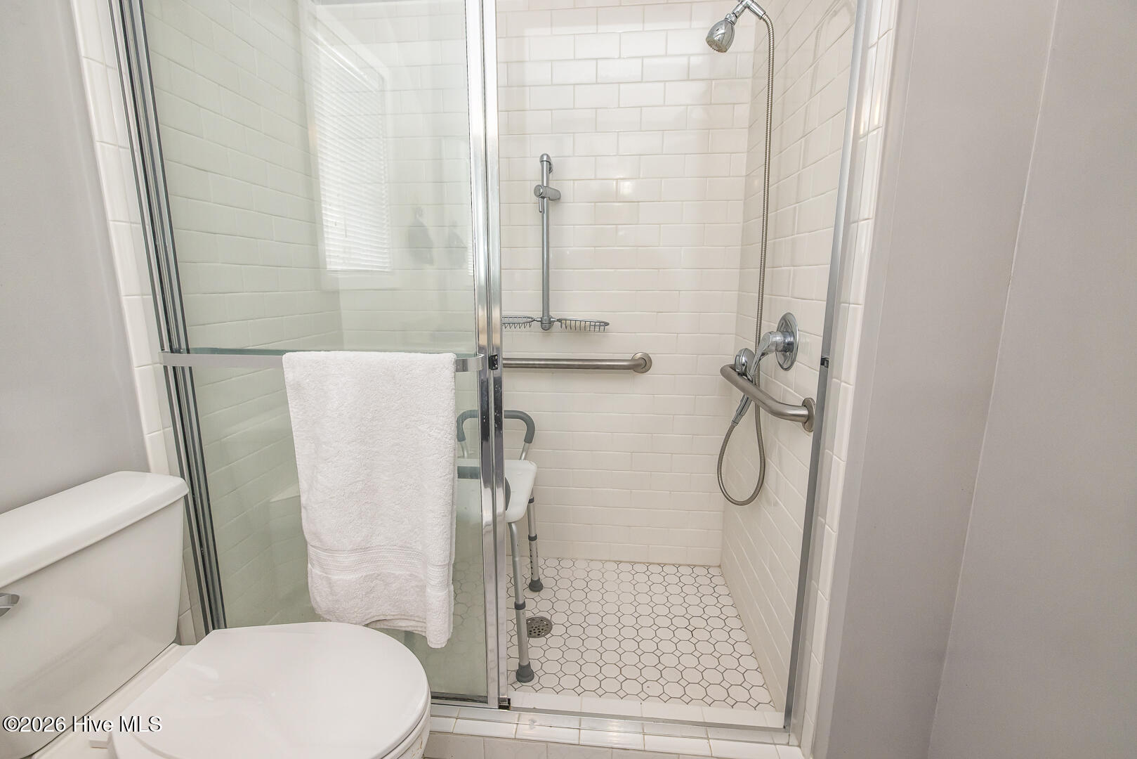 100549741 | Photo 22