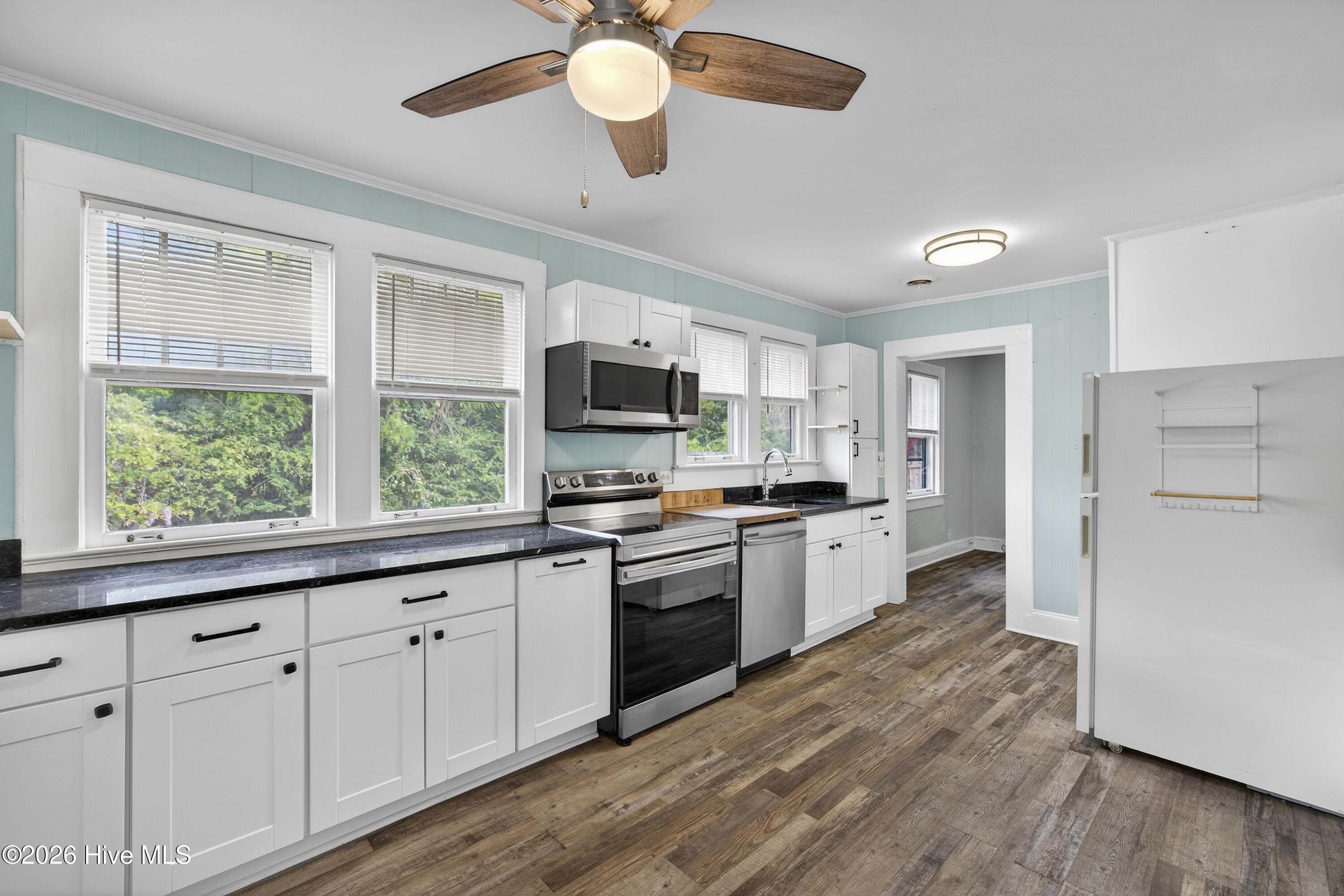 100564526 | Photo 23