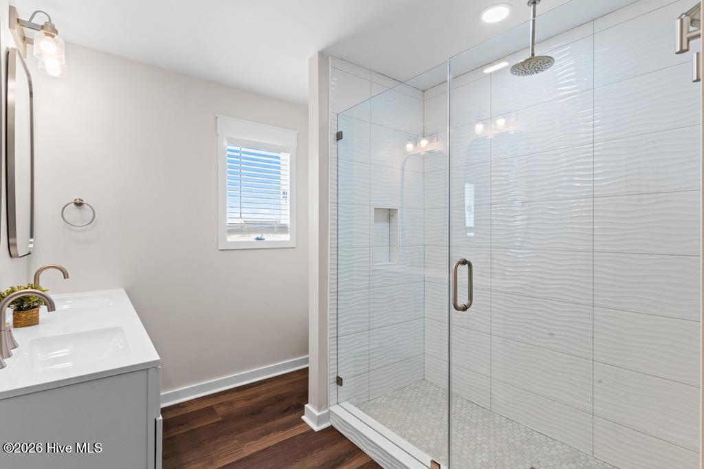 100556593 | Photo 62