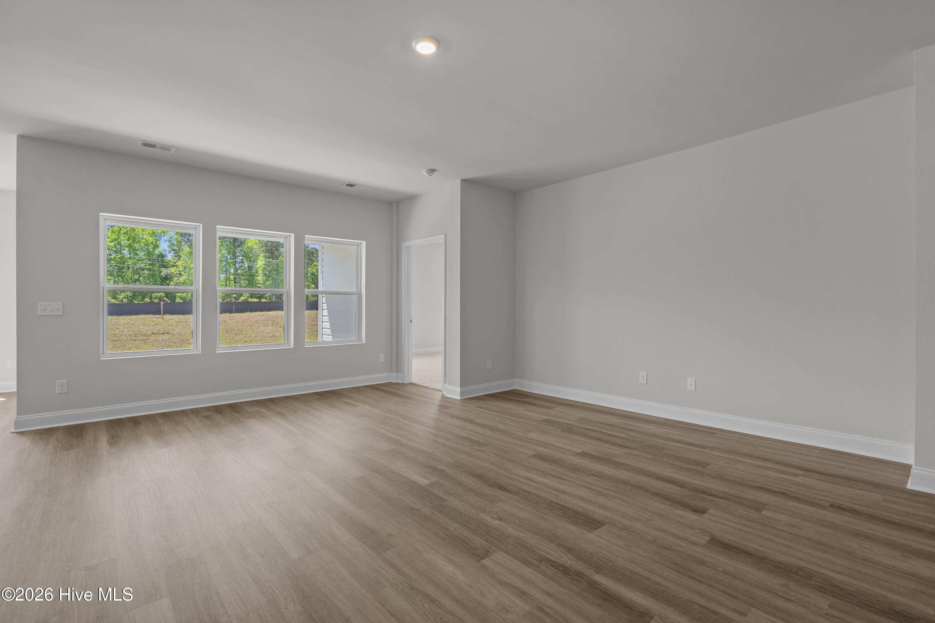 100554754 | Photo 10