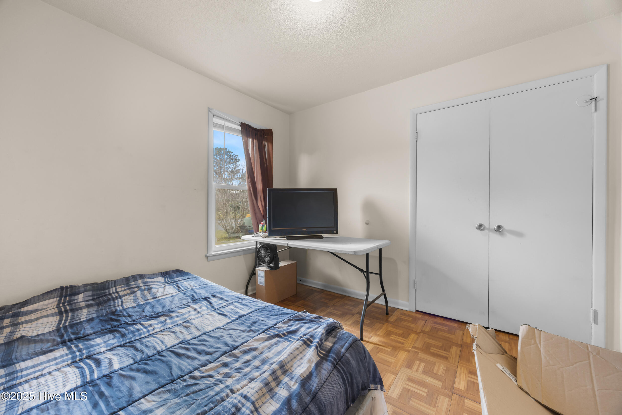 100541005 | Photo 19