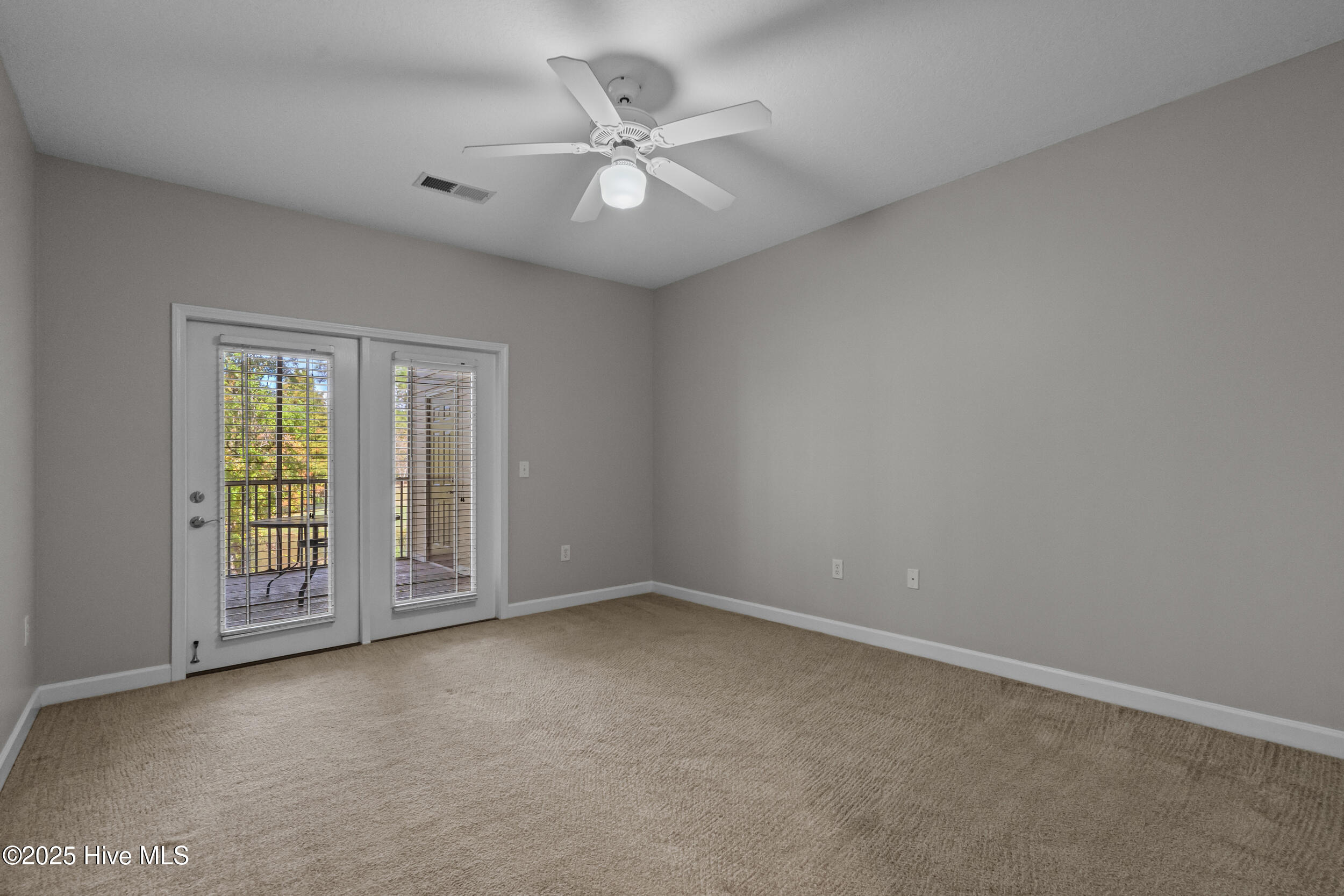 100540040 | Photo 30