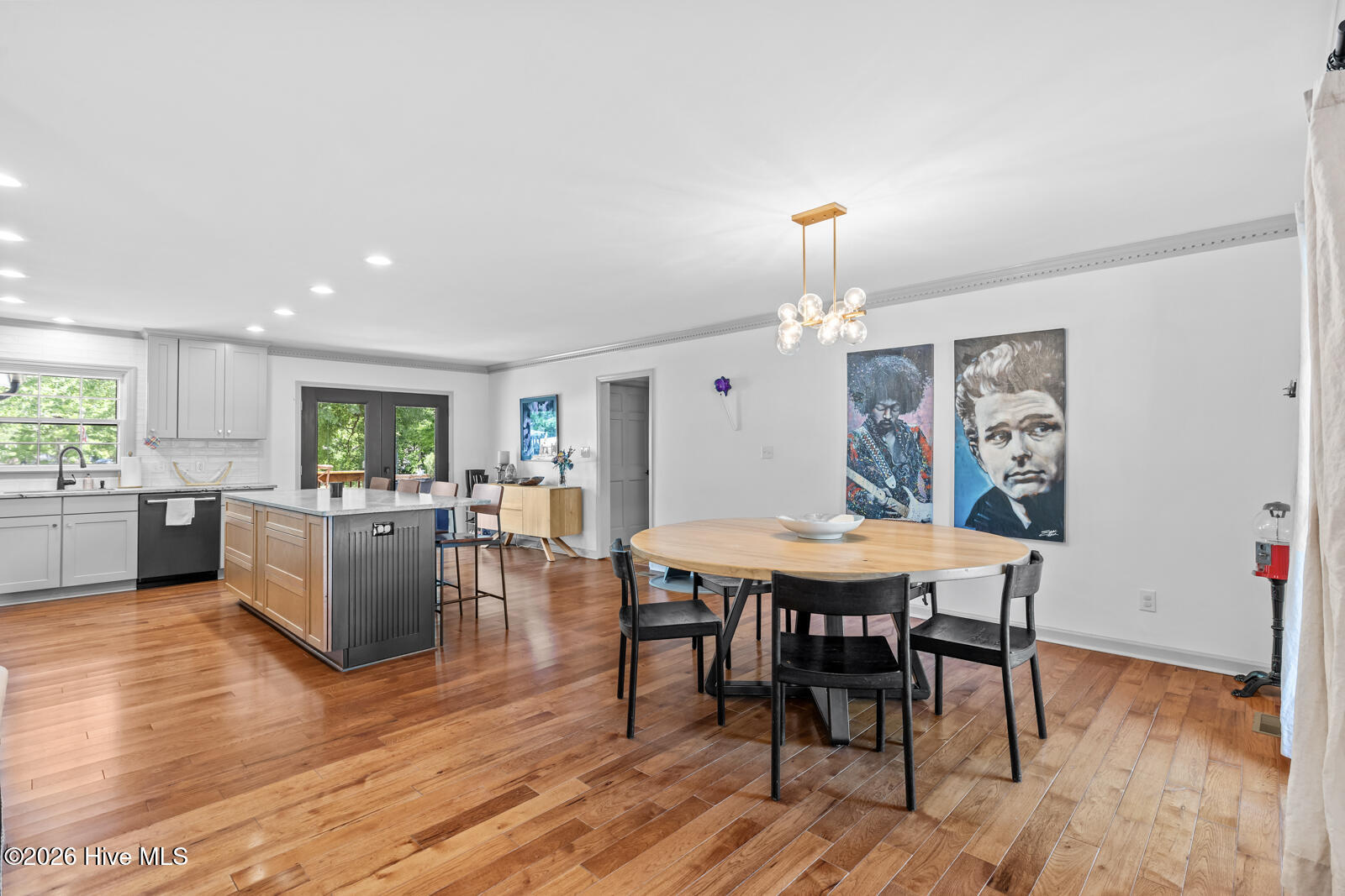 100569871 | Photo 21