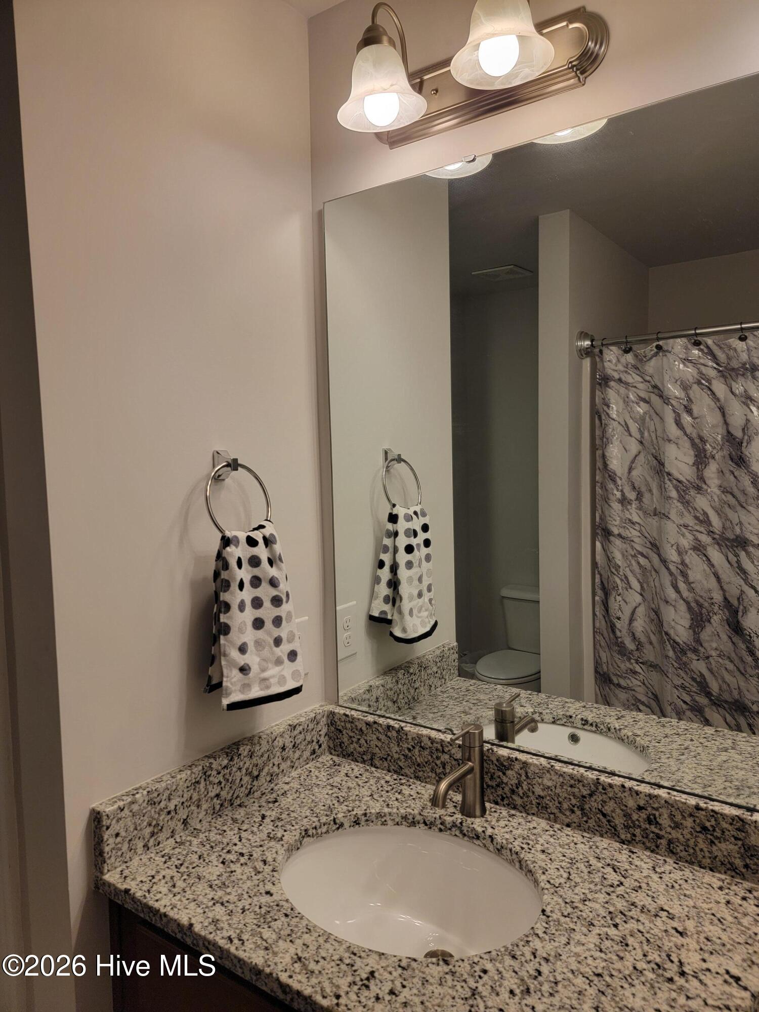 100548706 | Photo 24