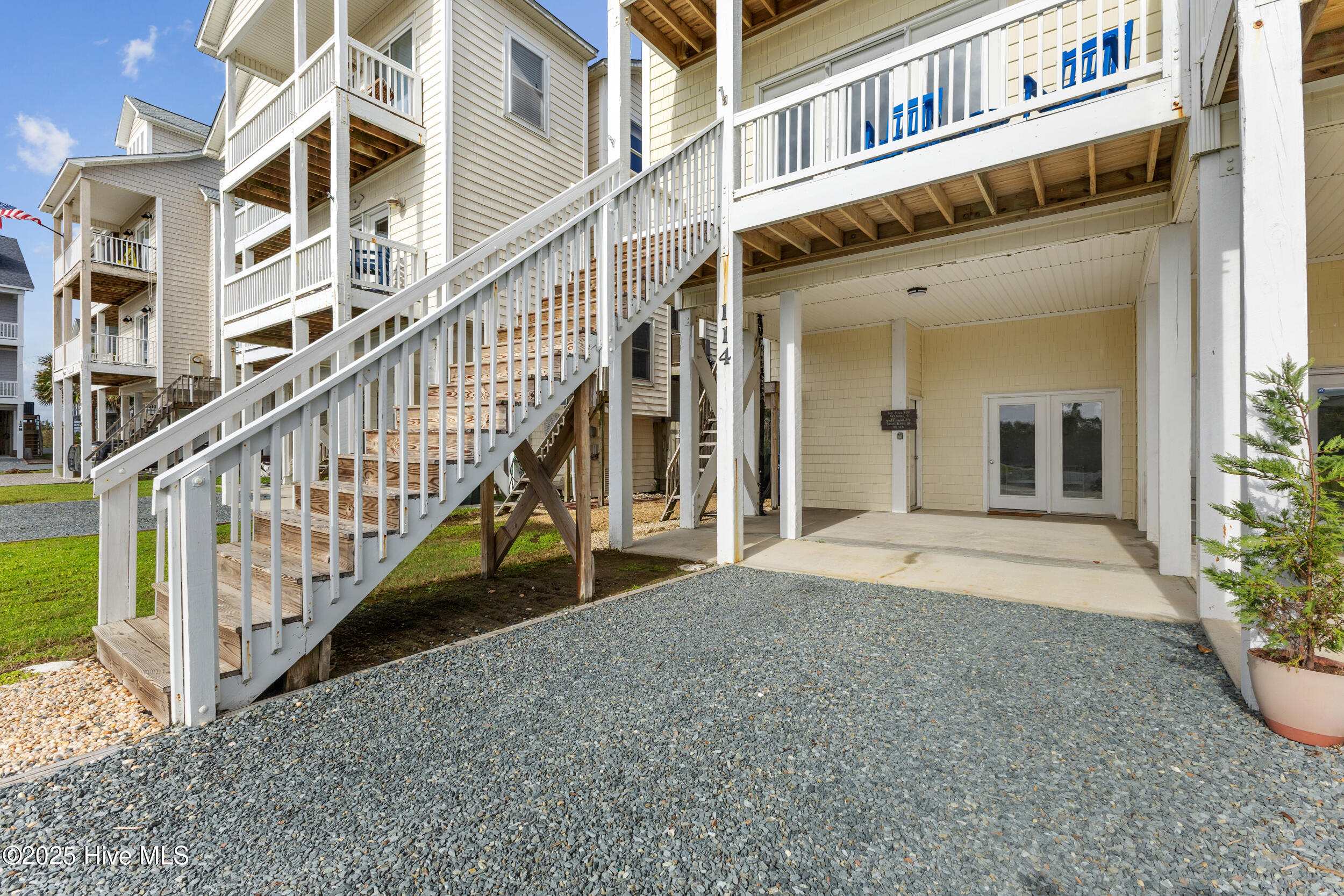 Homes for sale in North Topsail Beach, NC | 114 Sea Oaks Ct, North Topsail Beach, NC 28460 | MLS# 100534719