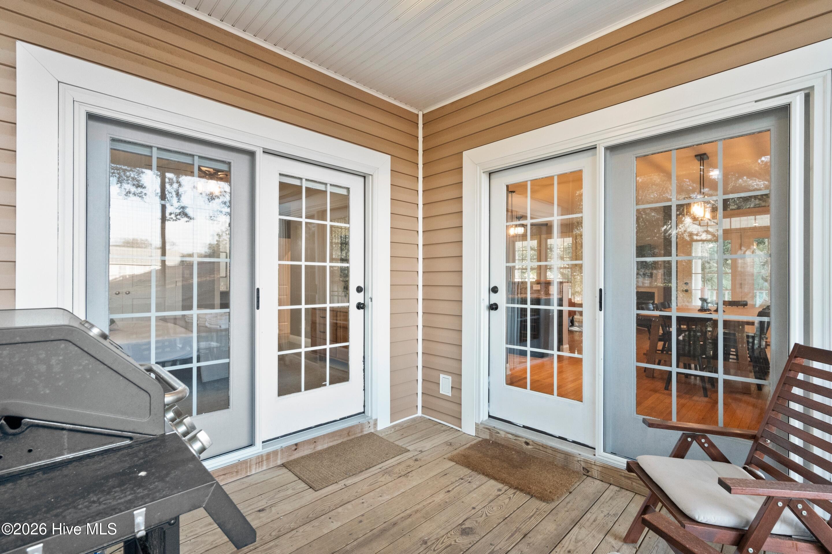 100549187 | Photo 62