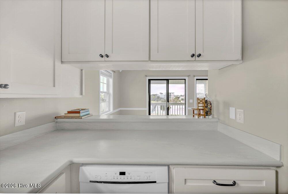 100560148 | Photo 16