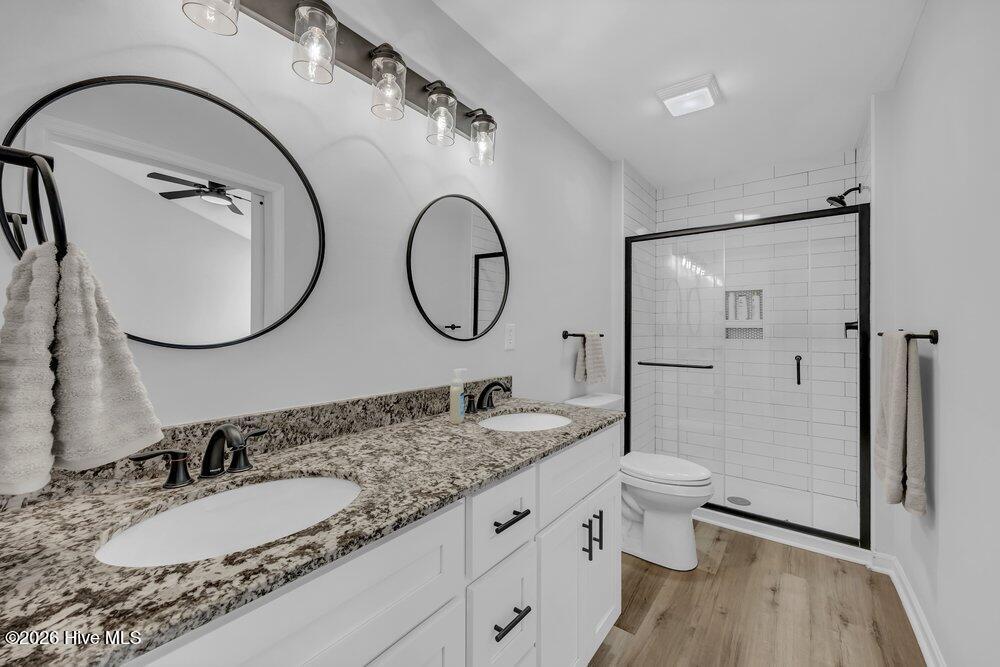 100553481 | Photo 16