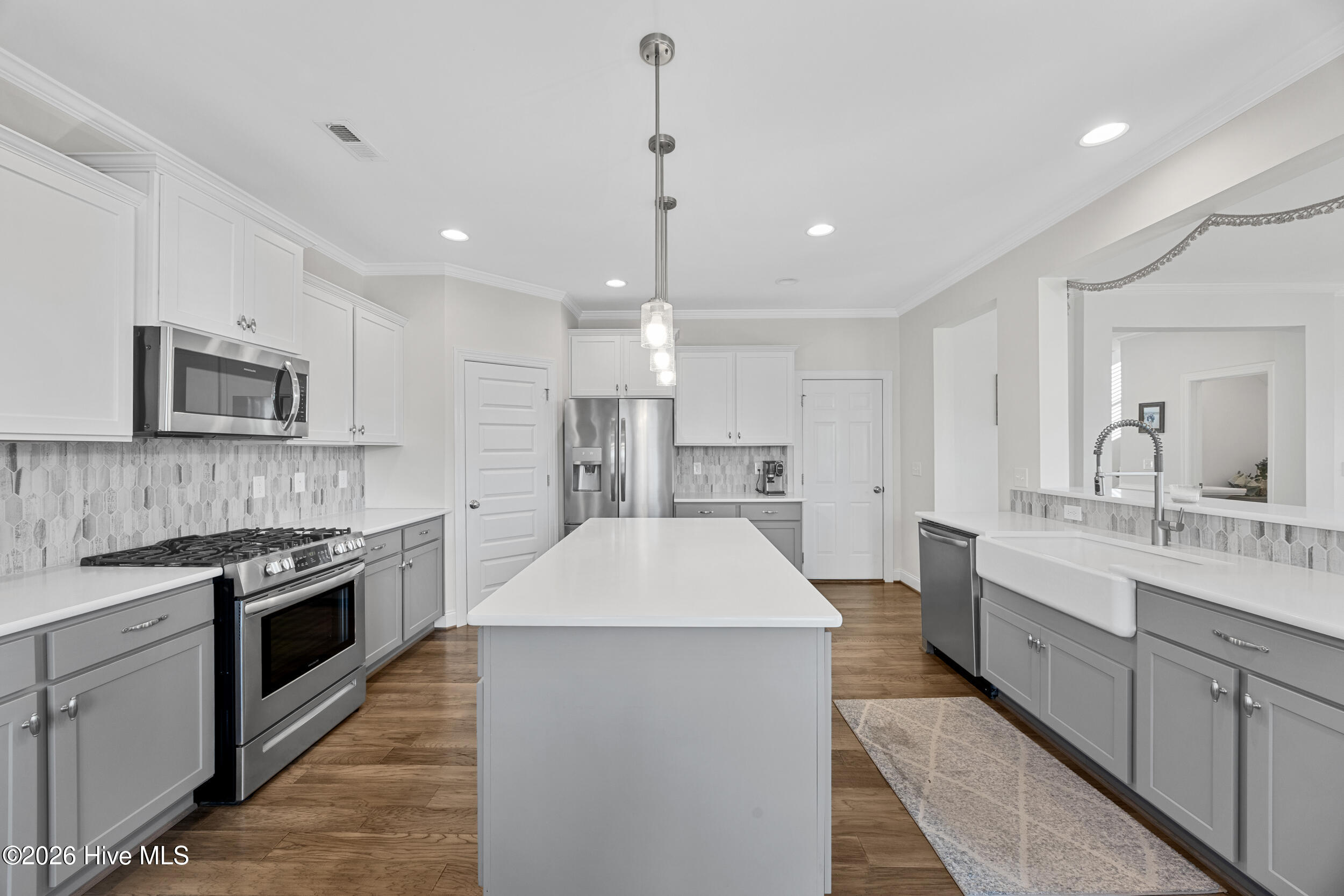 100560002 | Photo 14