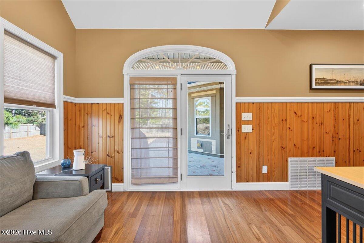 100551977 | Photo 21