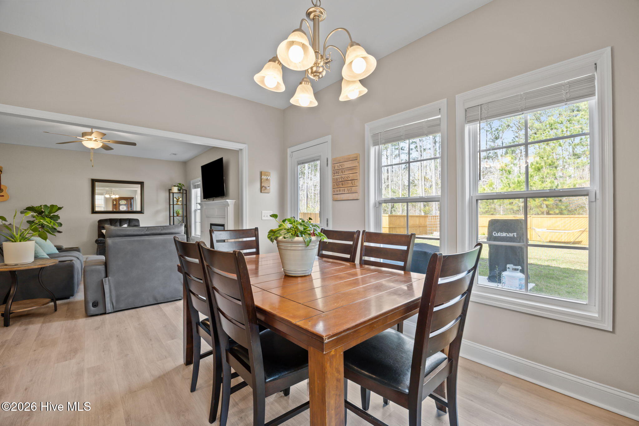 100561827 | Photo 20