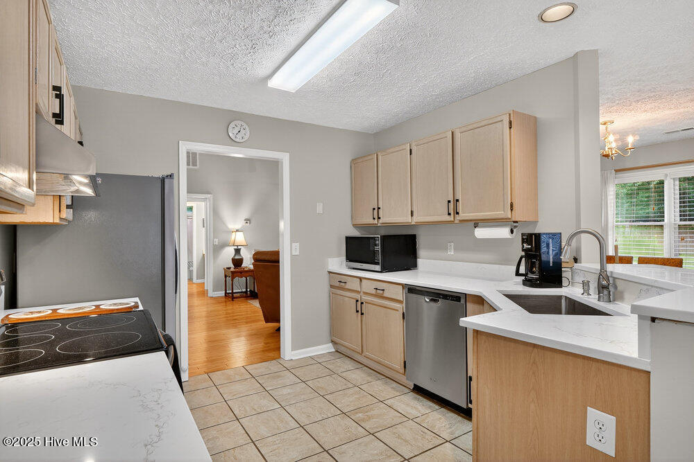 100527108 | Photo 12