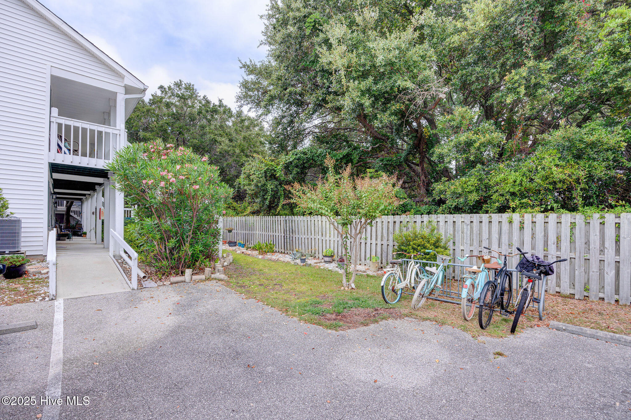 100531587 | Photo 29