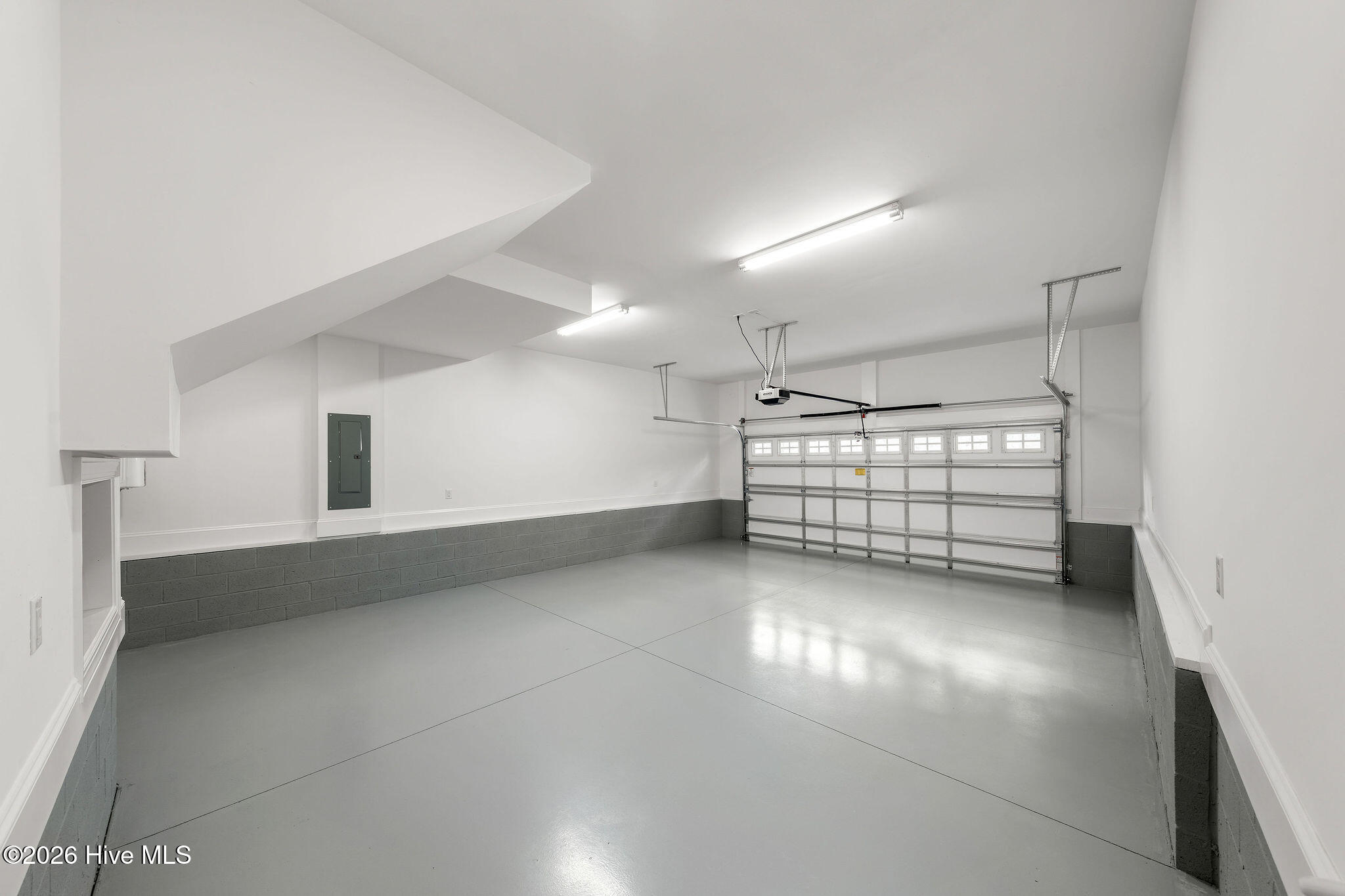 100521699 | Photo 12