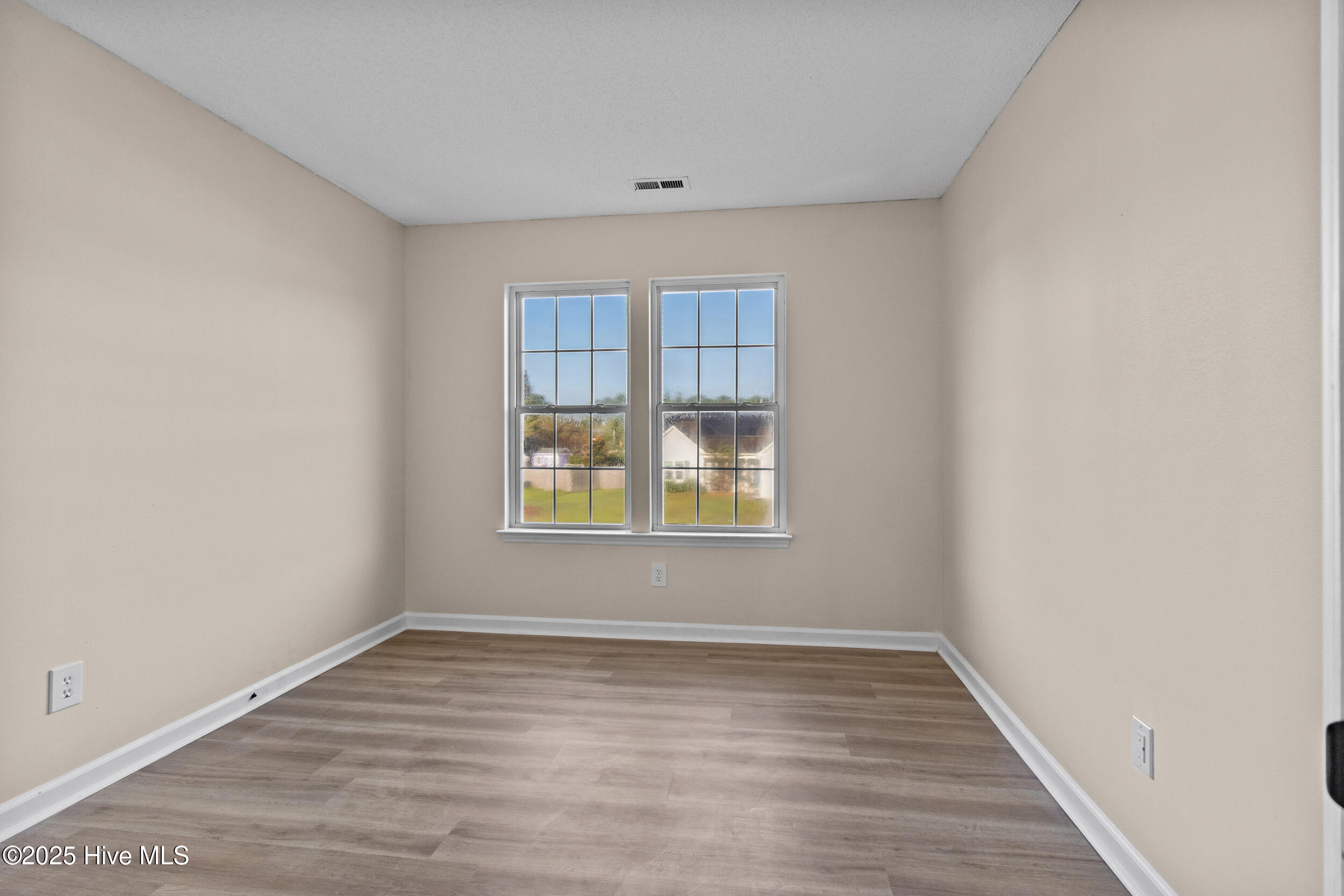 100532655 | Photo 20