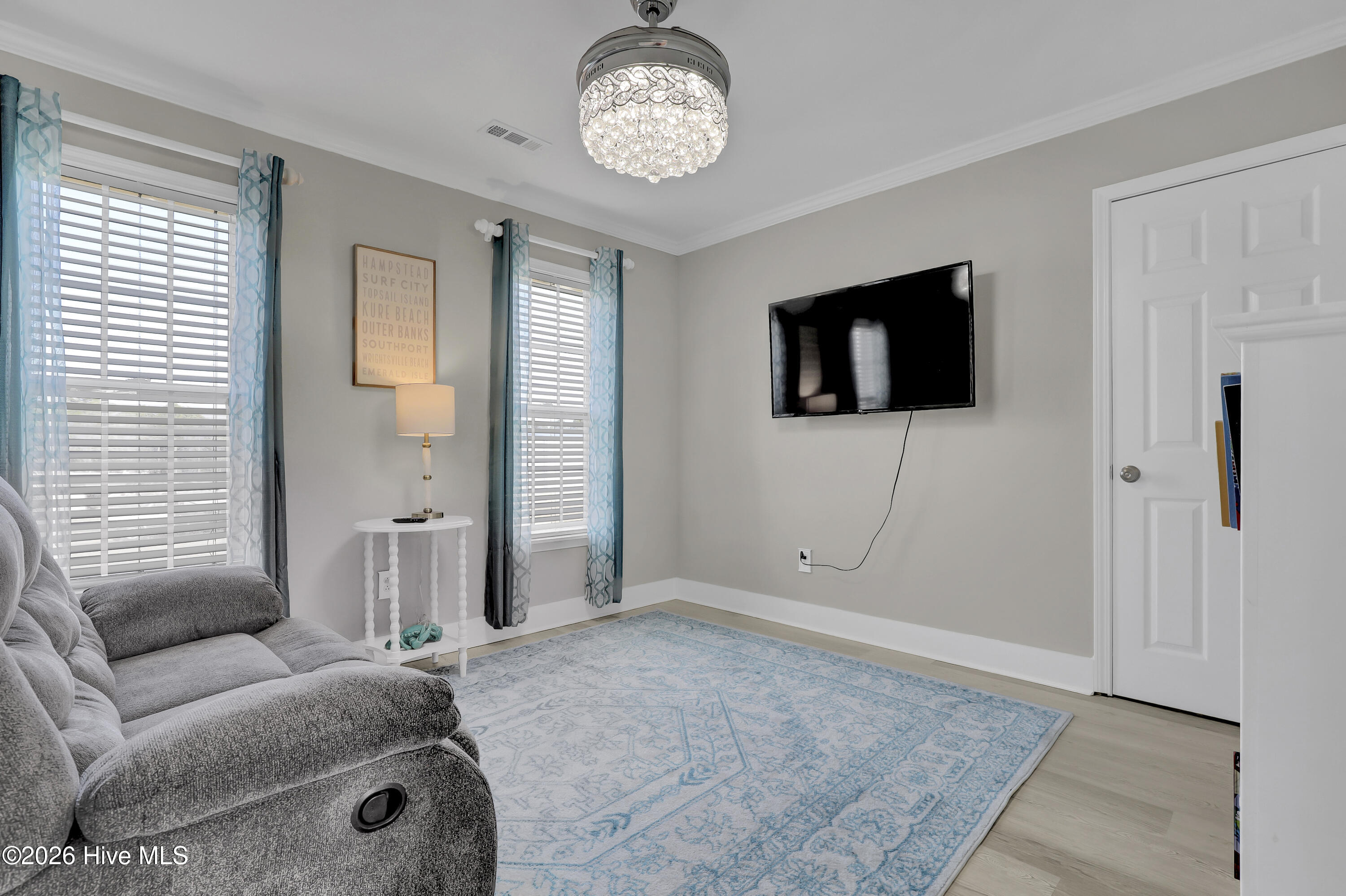 100558777 | Photo 21