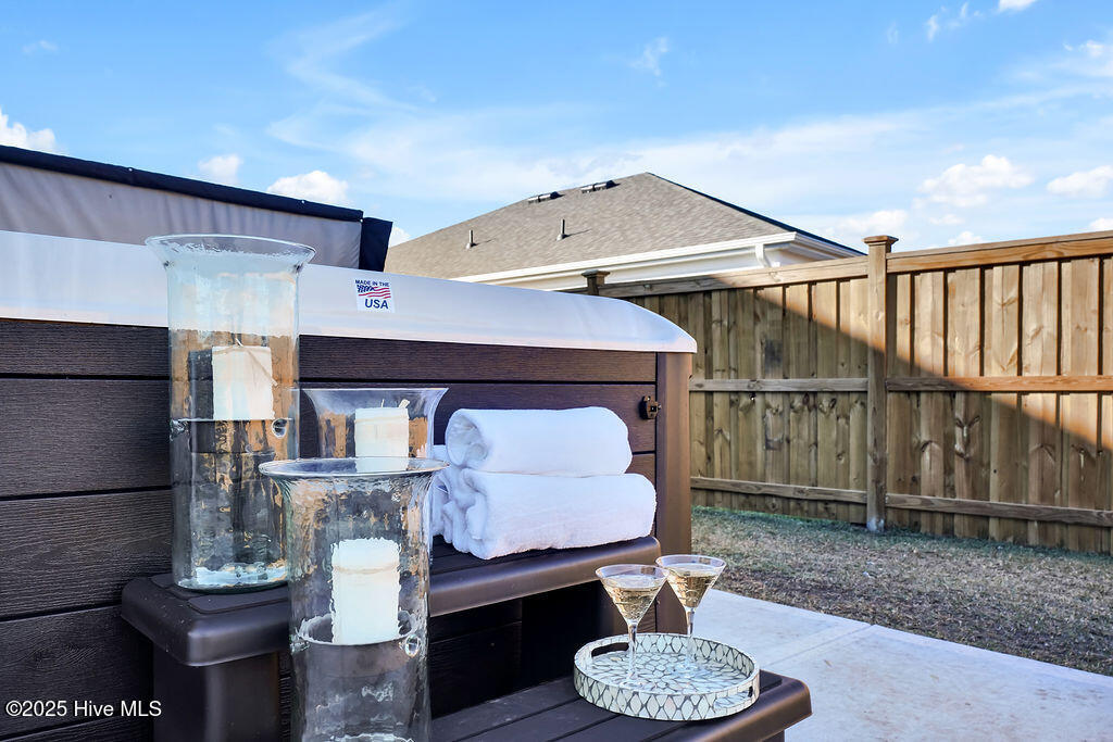 100542156 | Photo 33