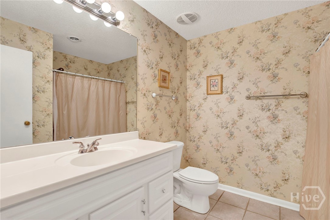 455 Mall Boulevard 6