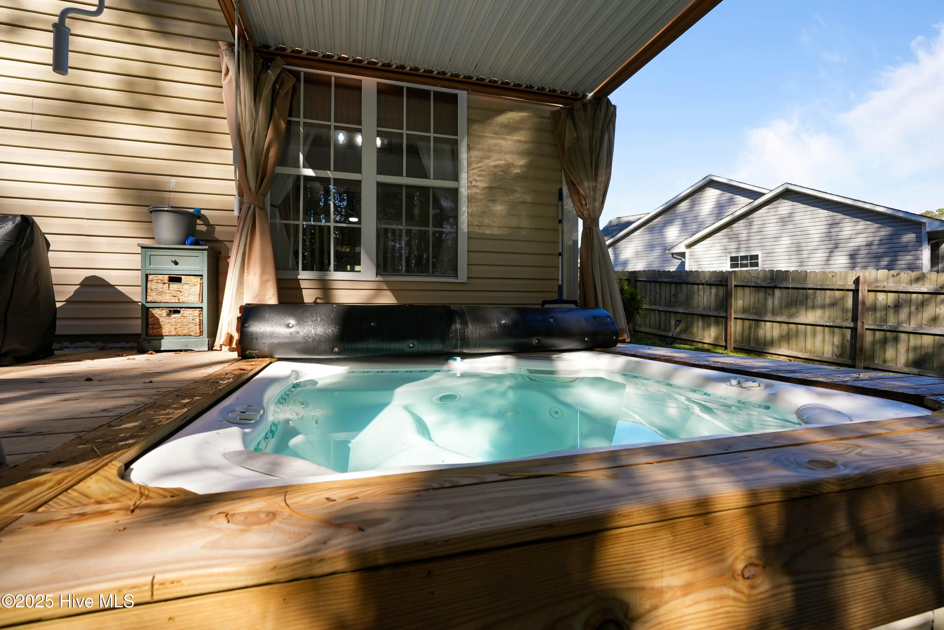 100542375 | Photo 32