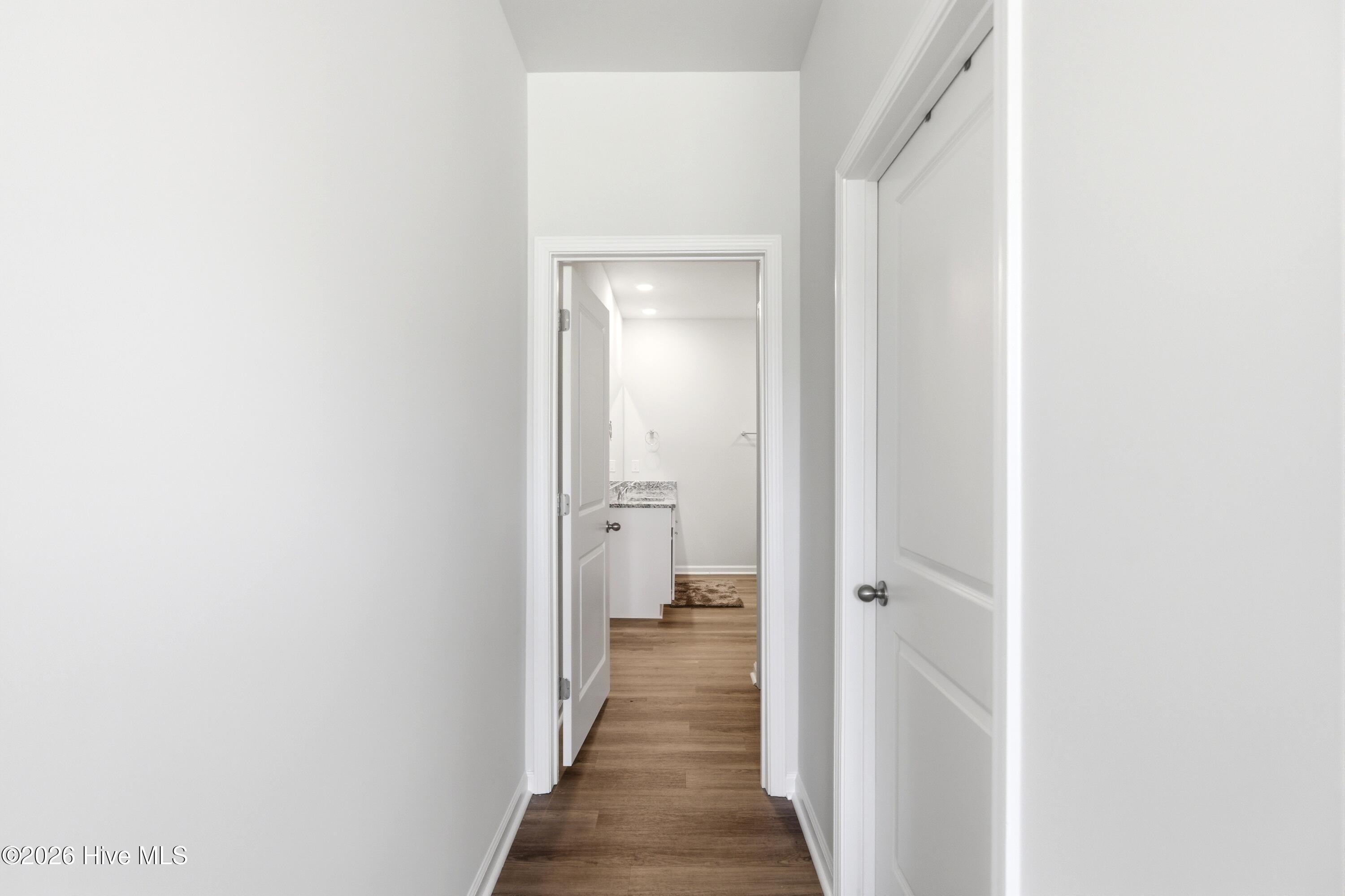 100563047 | Photo 33