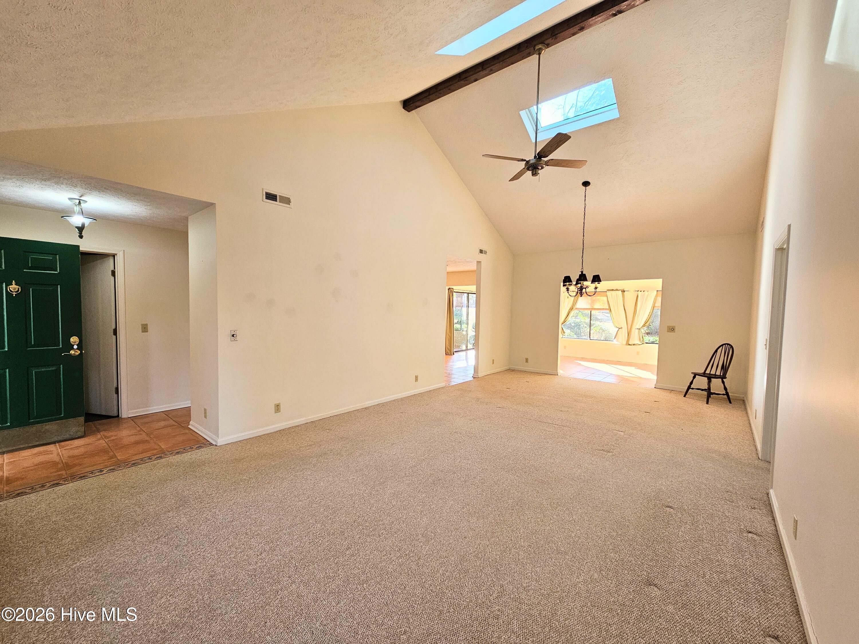 100547650 | Photo 14