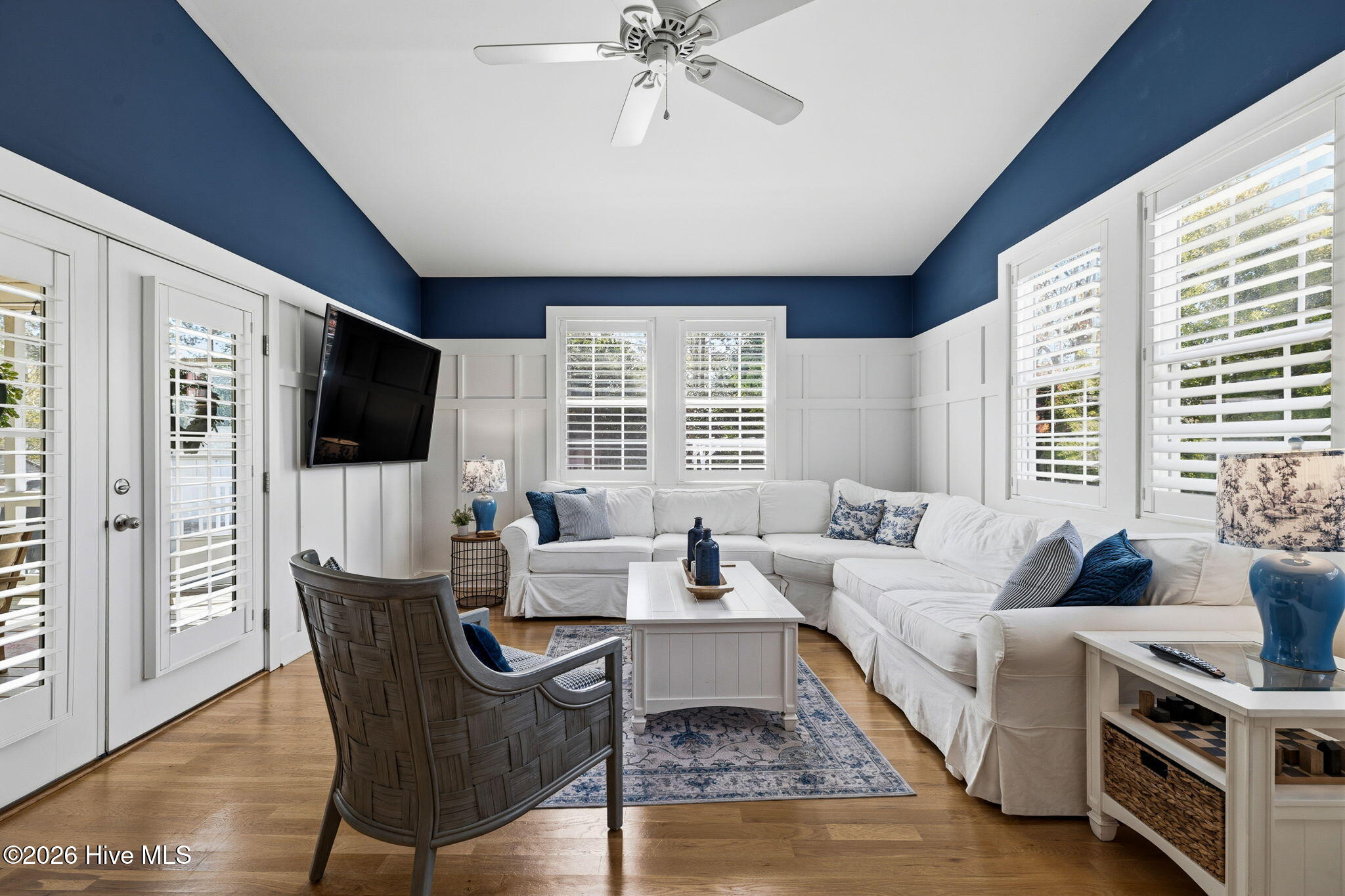 100561515 | Photo 44