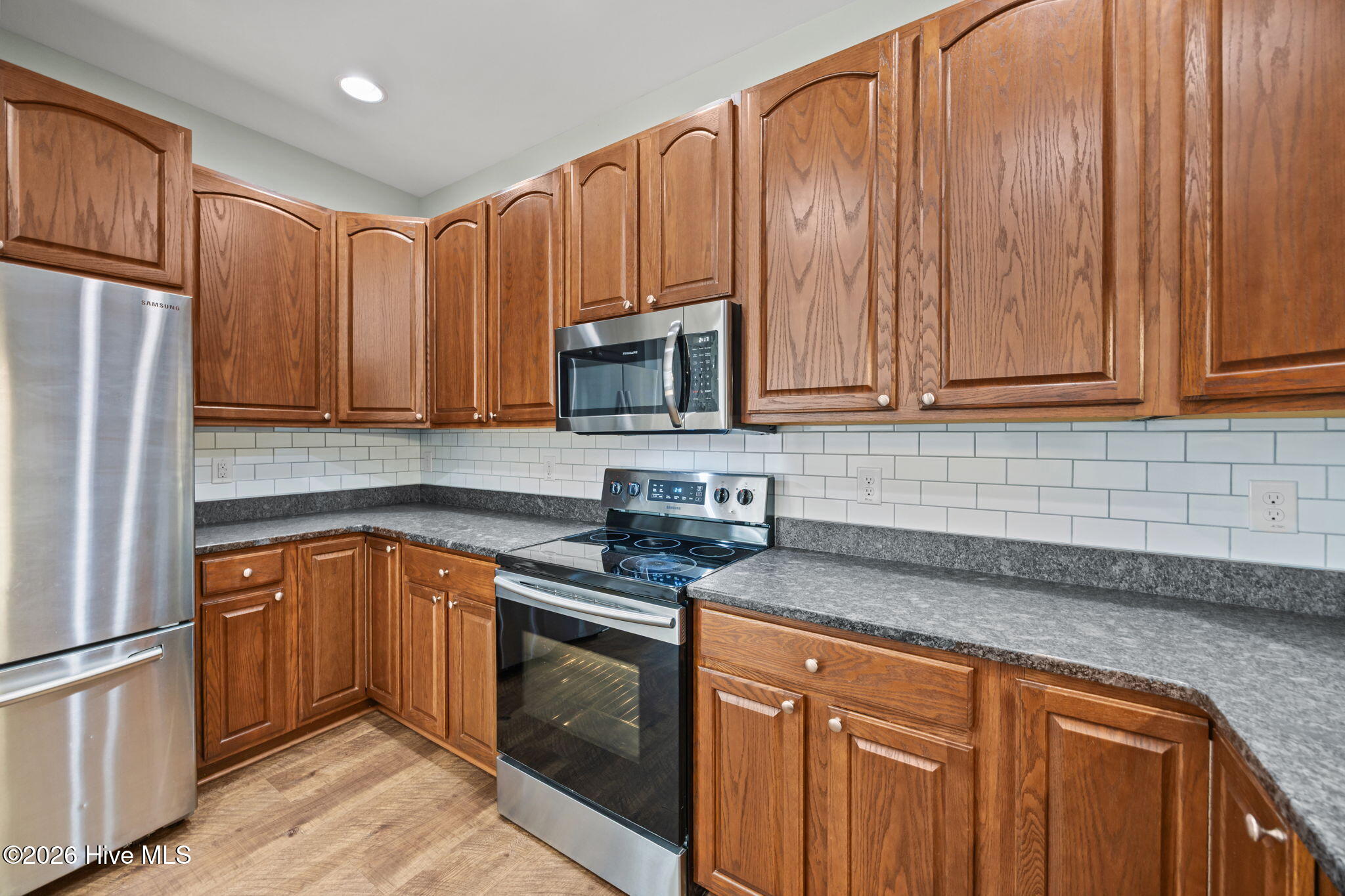 100559497 | Photo 14