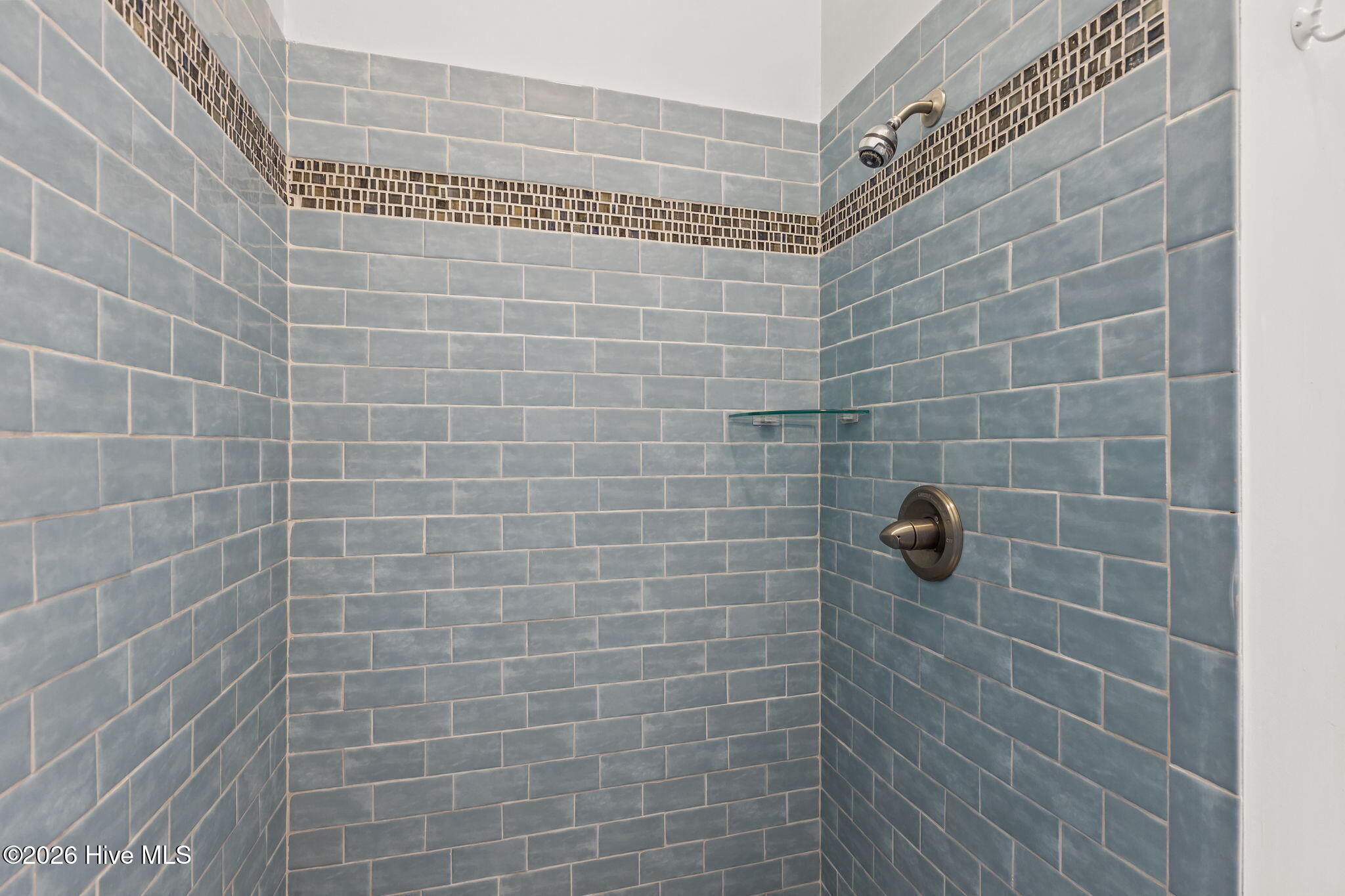 100557603 | Photo 44