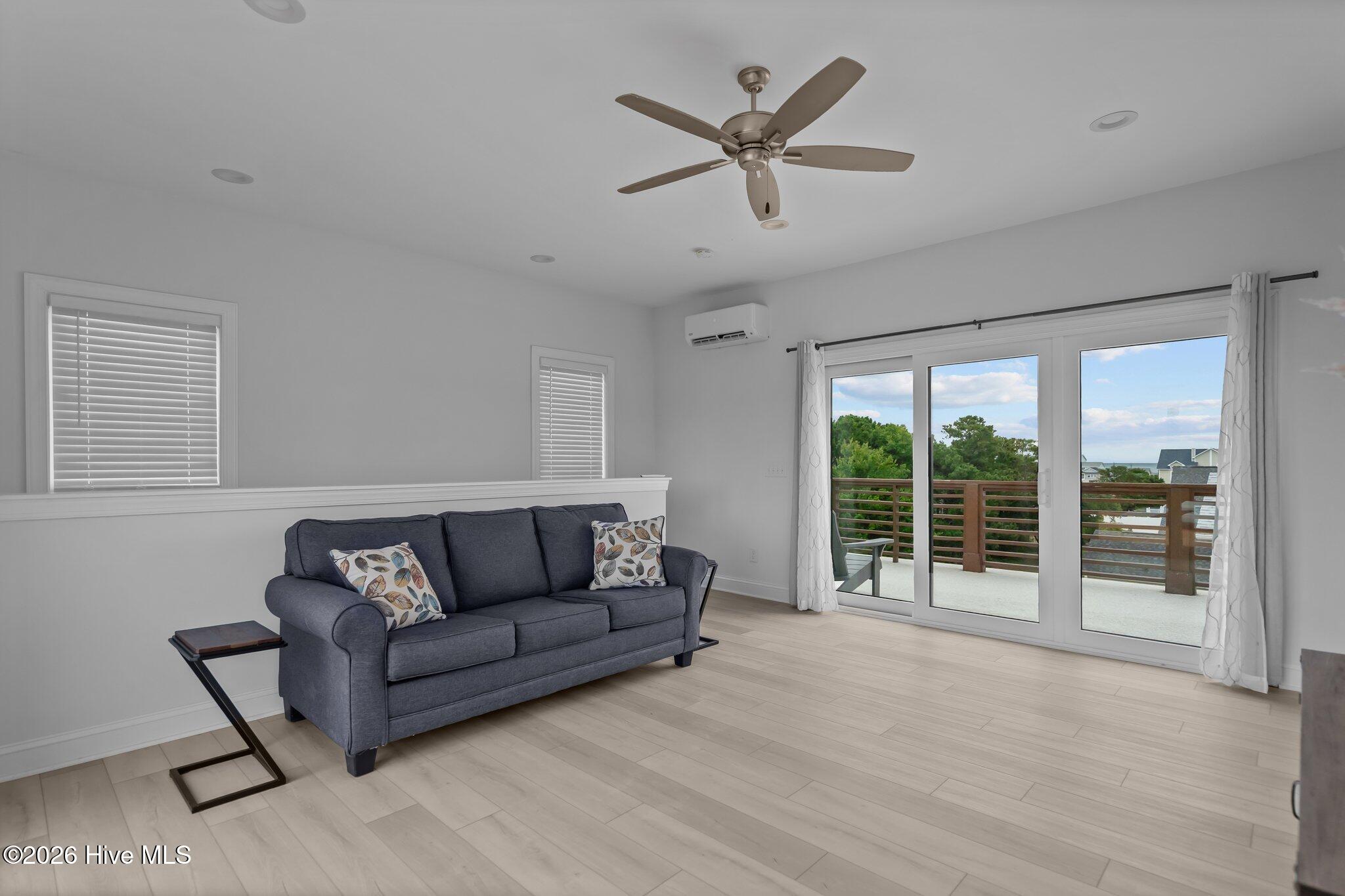 100554587 | Photo 26