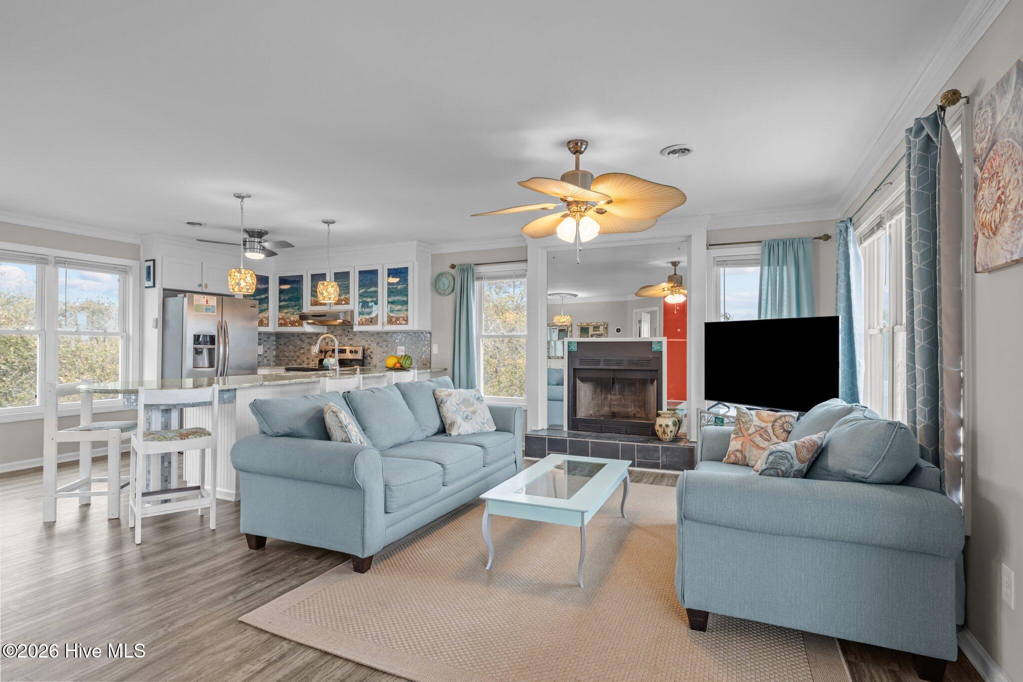 100565802 | Photo 29