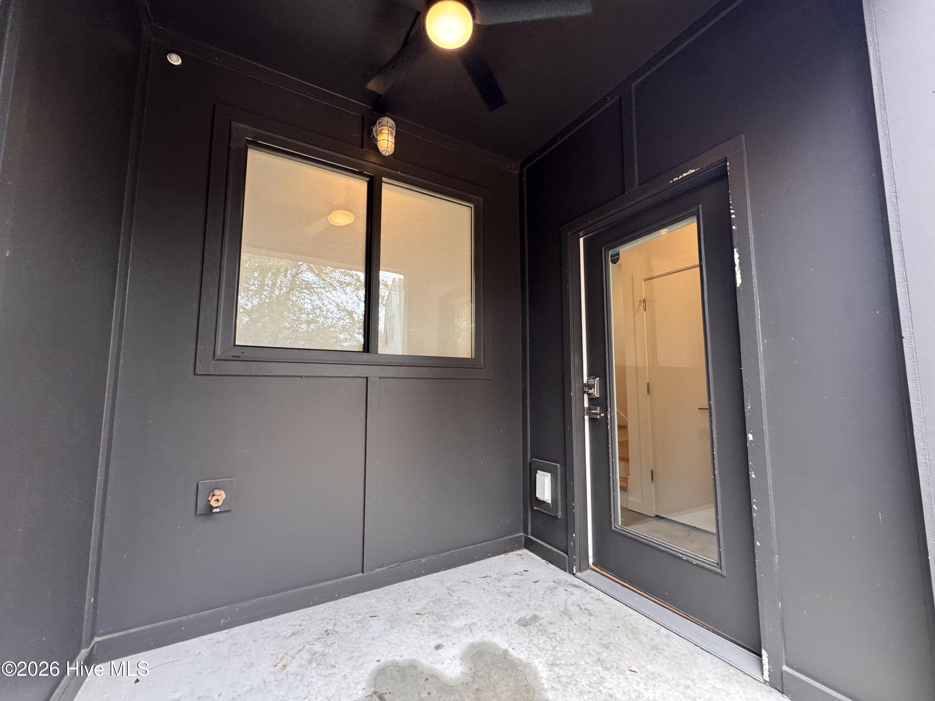 100553262 | Photo 22