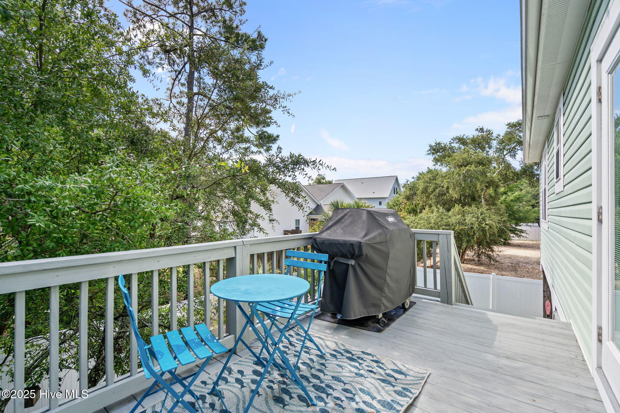 100521315 | Photo 17