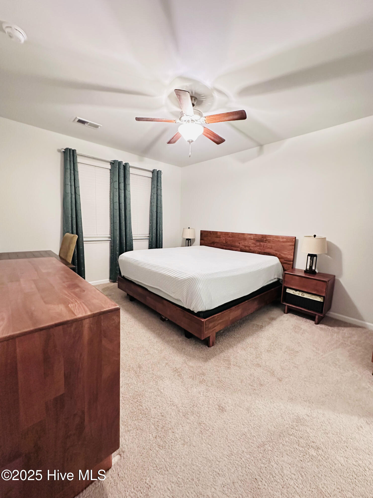 100525143 | Photo 25