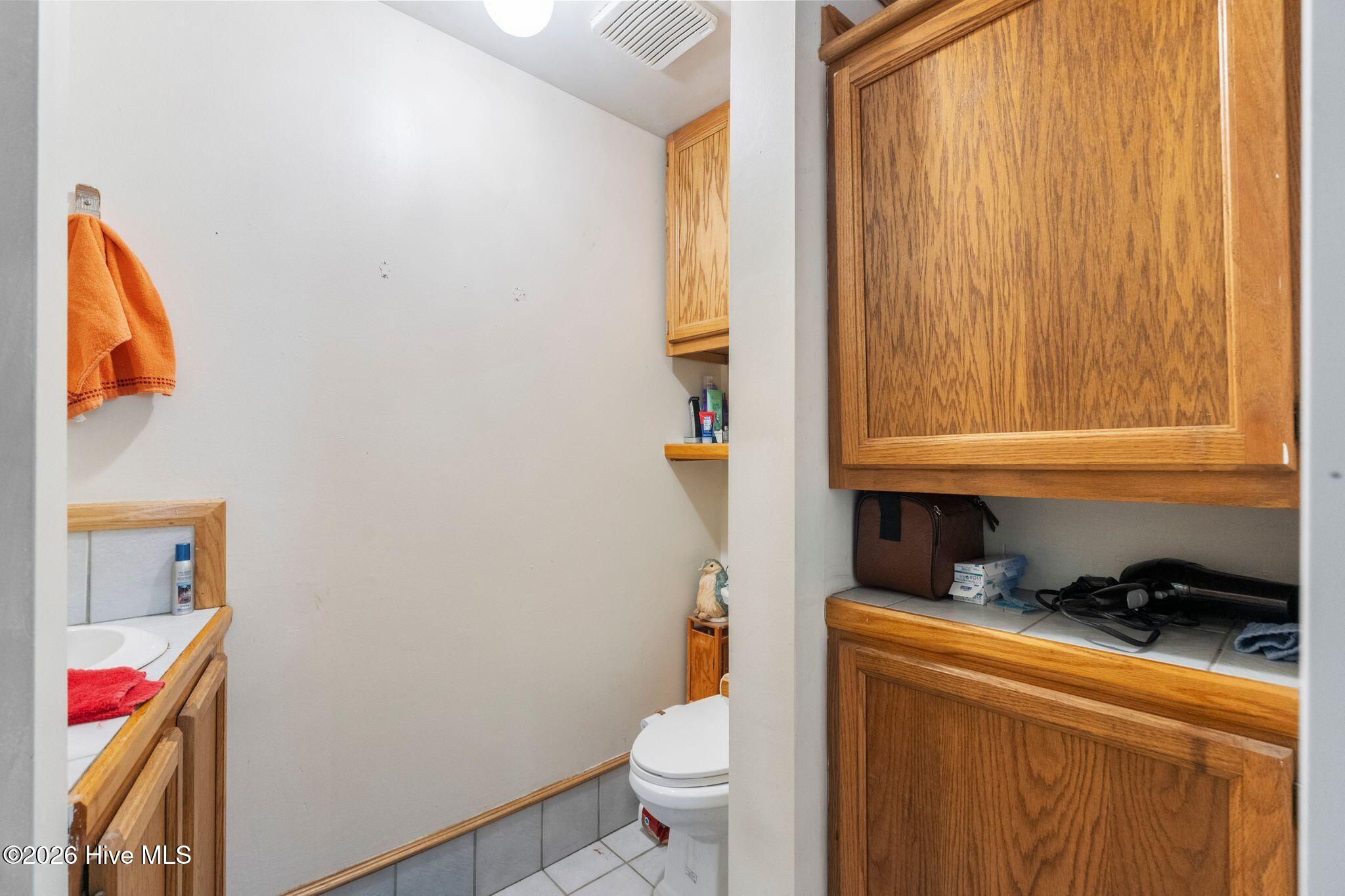 100570327 | Photo 26