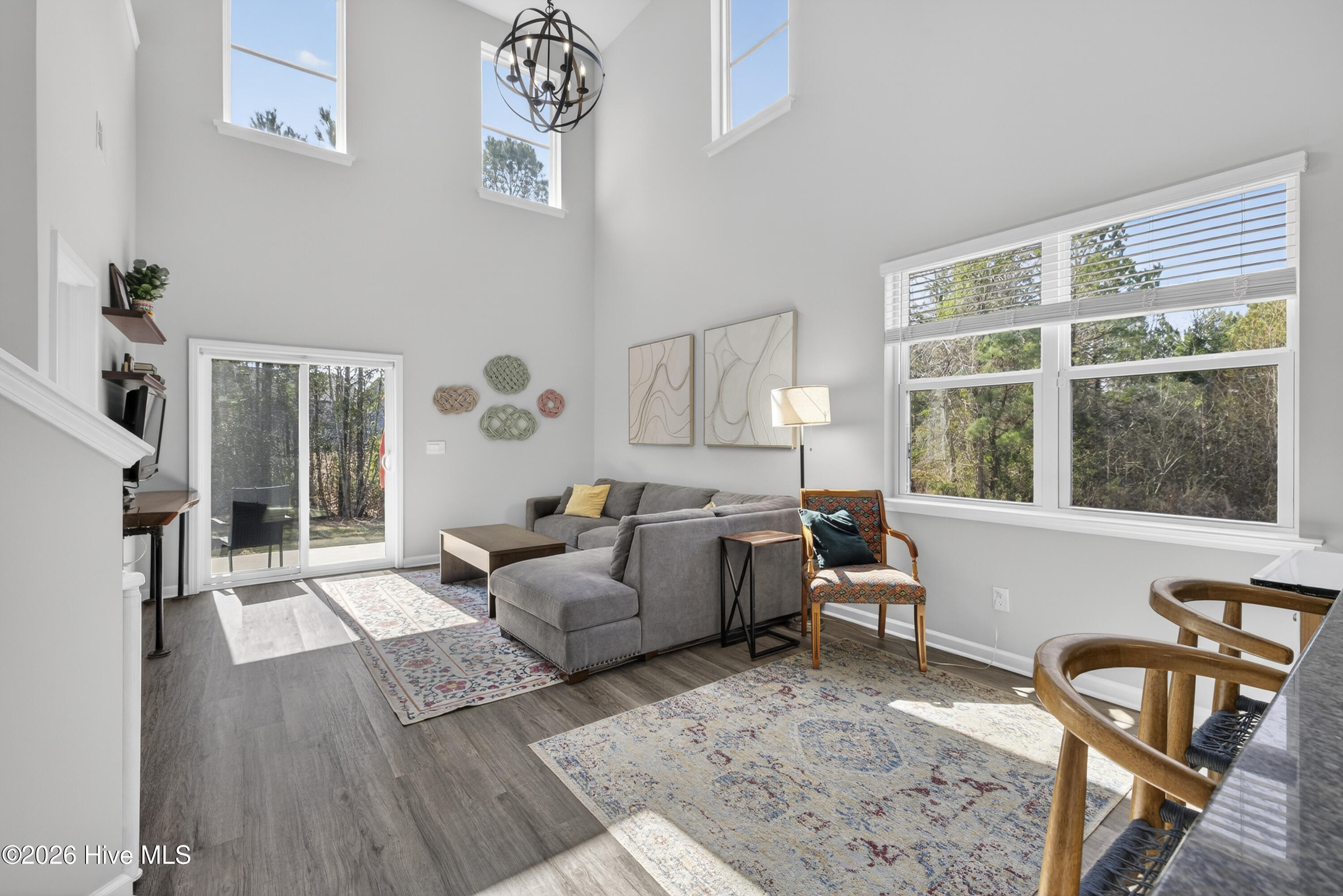 100555203 | Photo 11