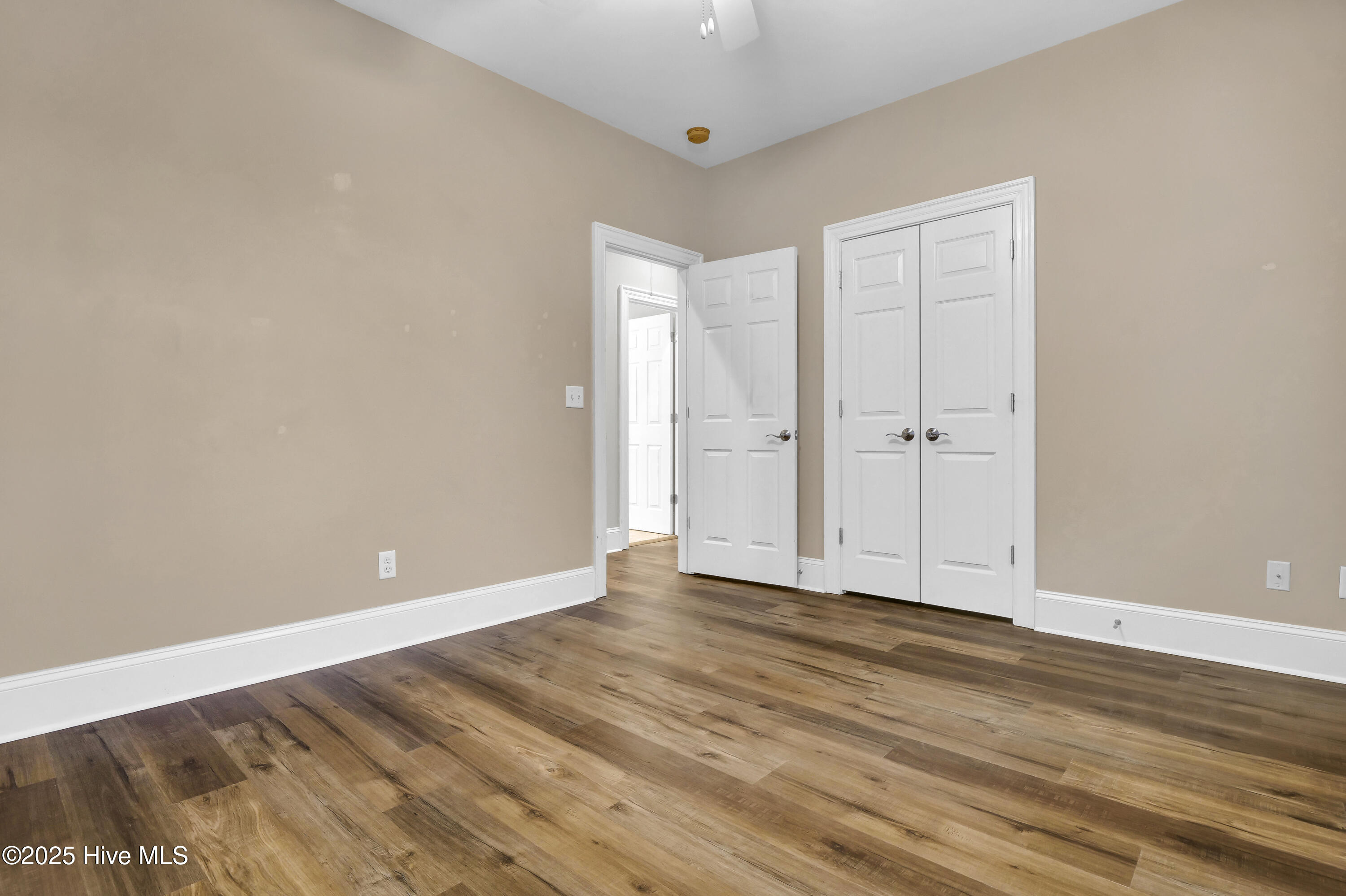 100518600 | Photo 37