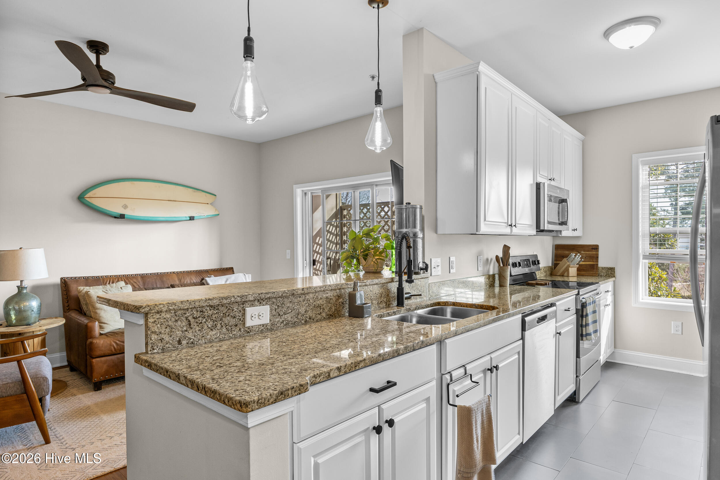 100557127 | Photo 12