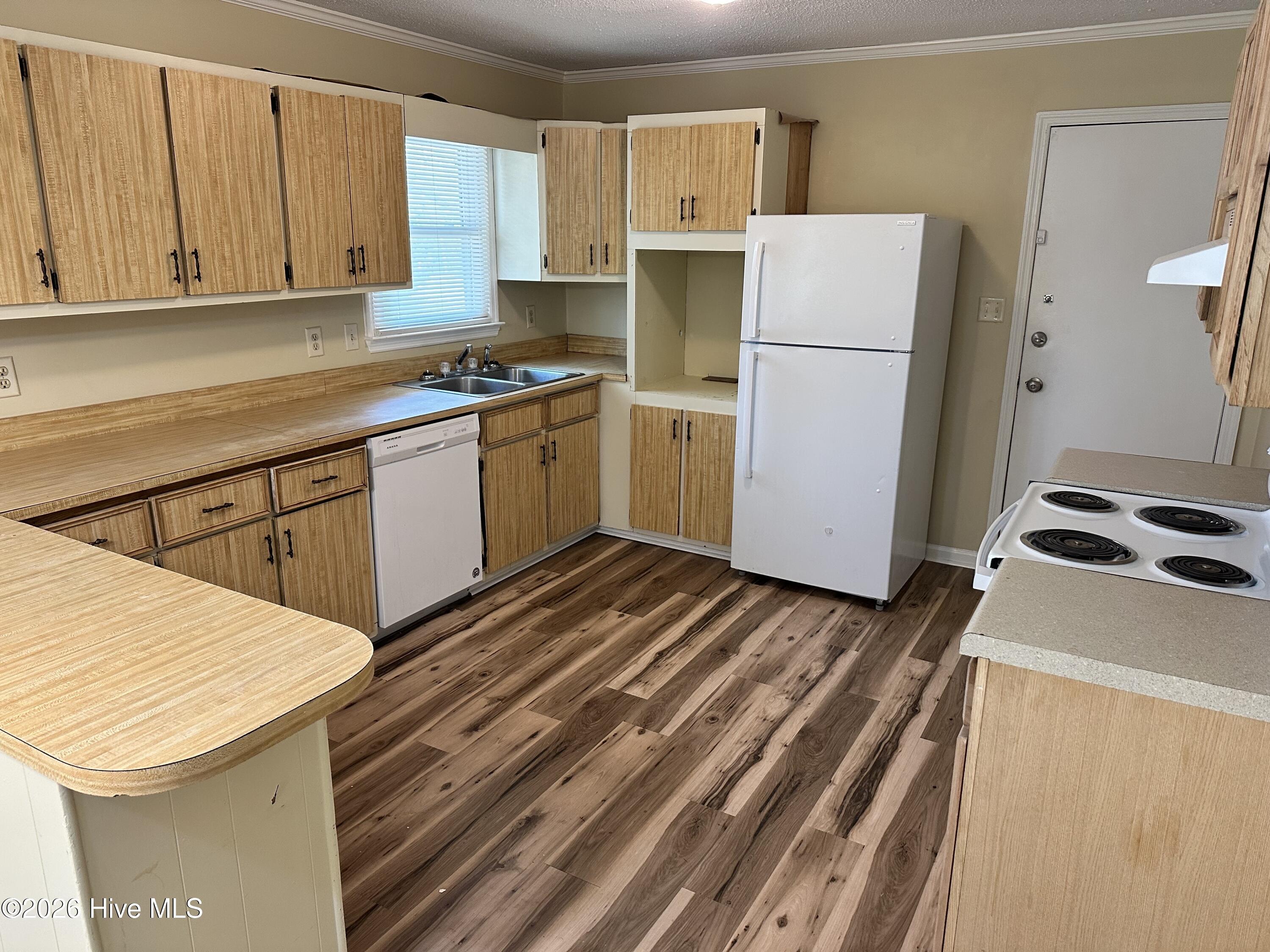 100562278 | Photo 11