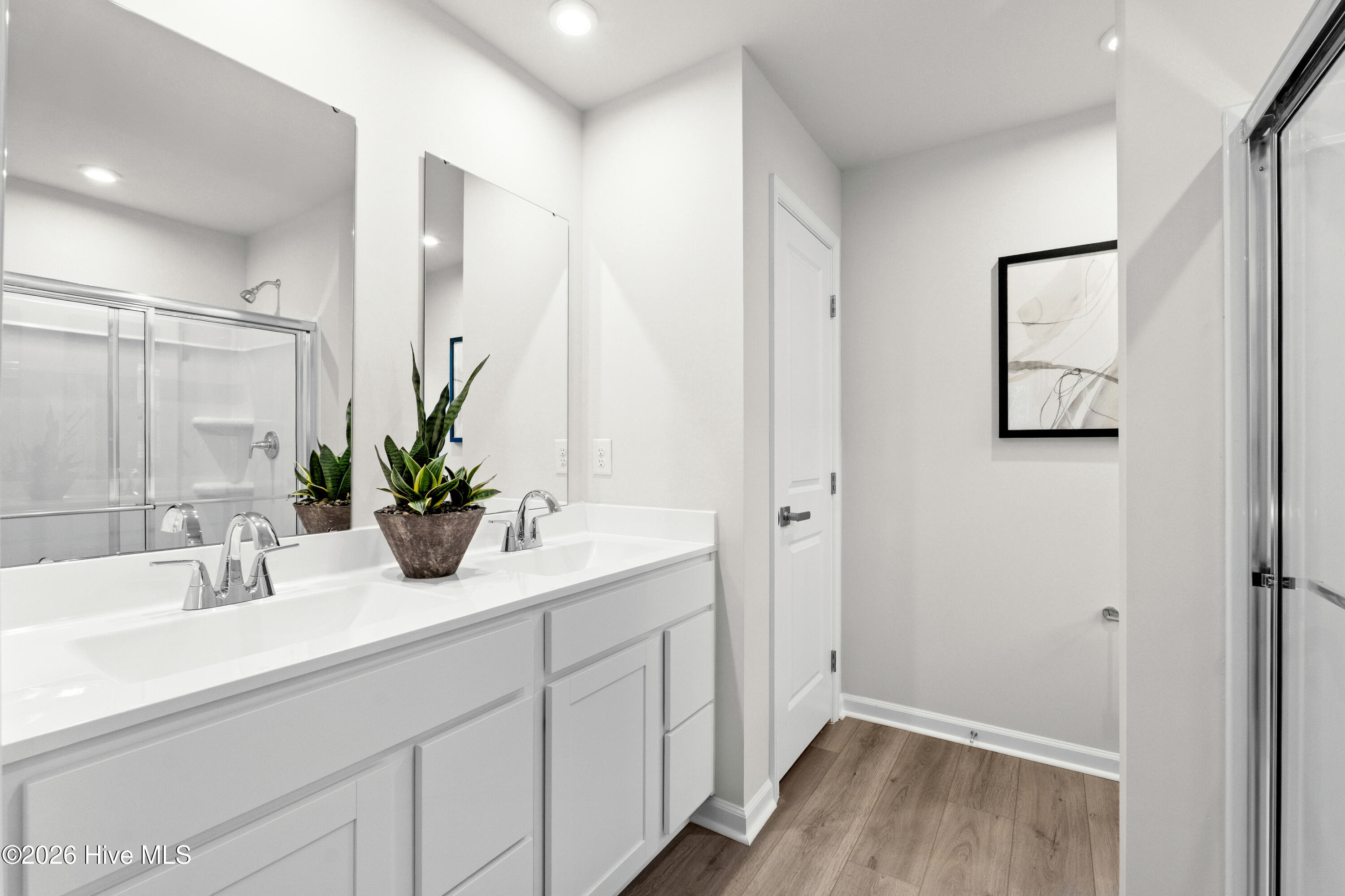 100548769 | Photo 14