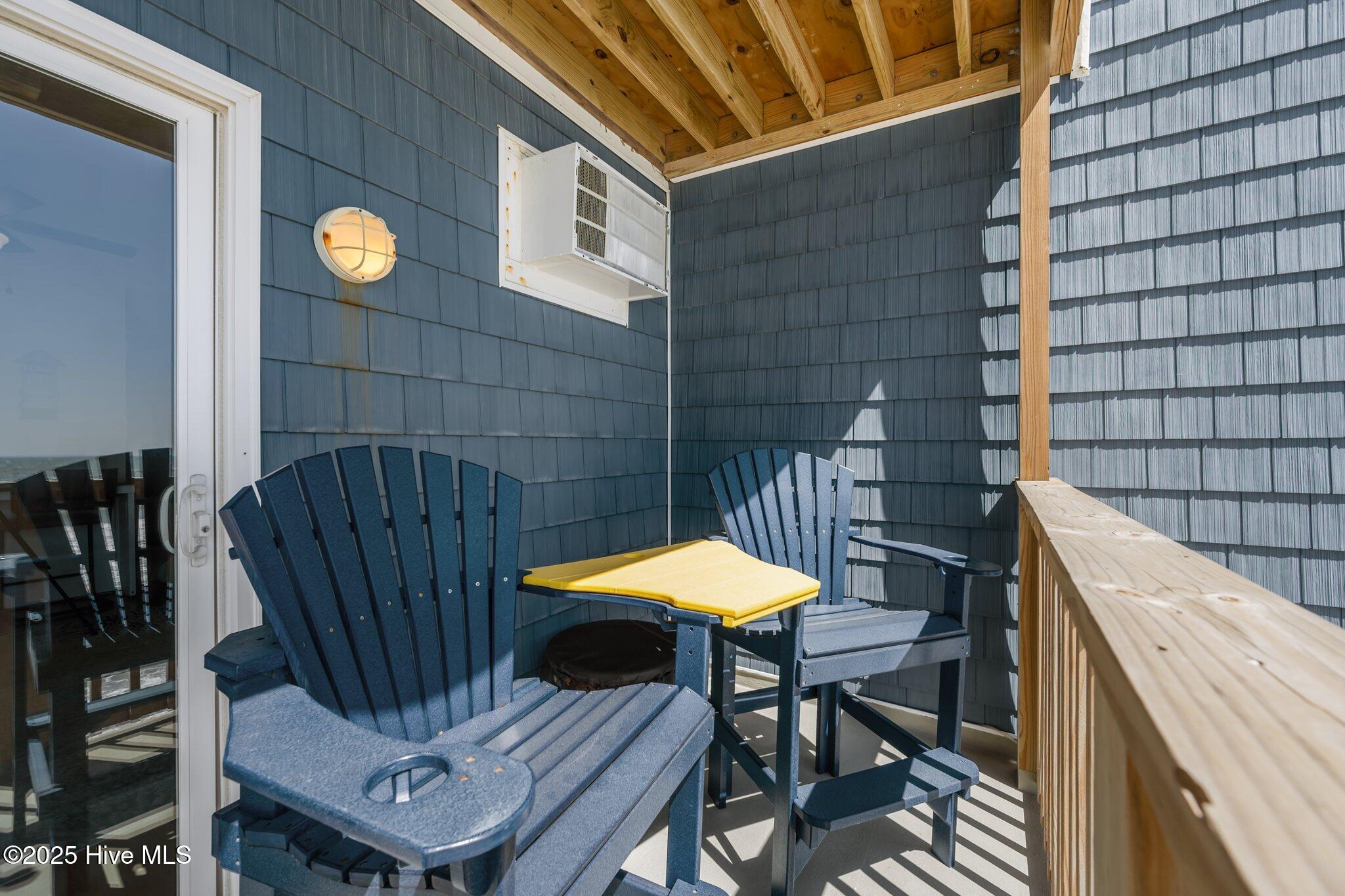 100546128 | Photo 38