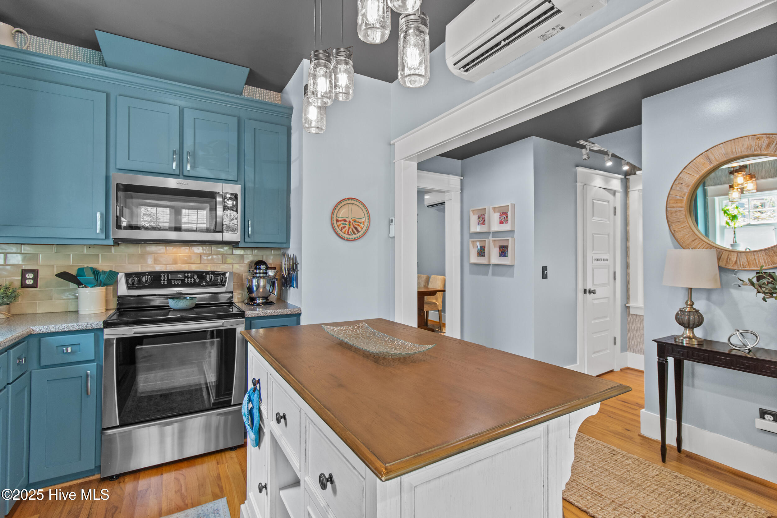 100532640 | Photo 18