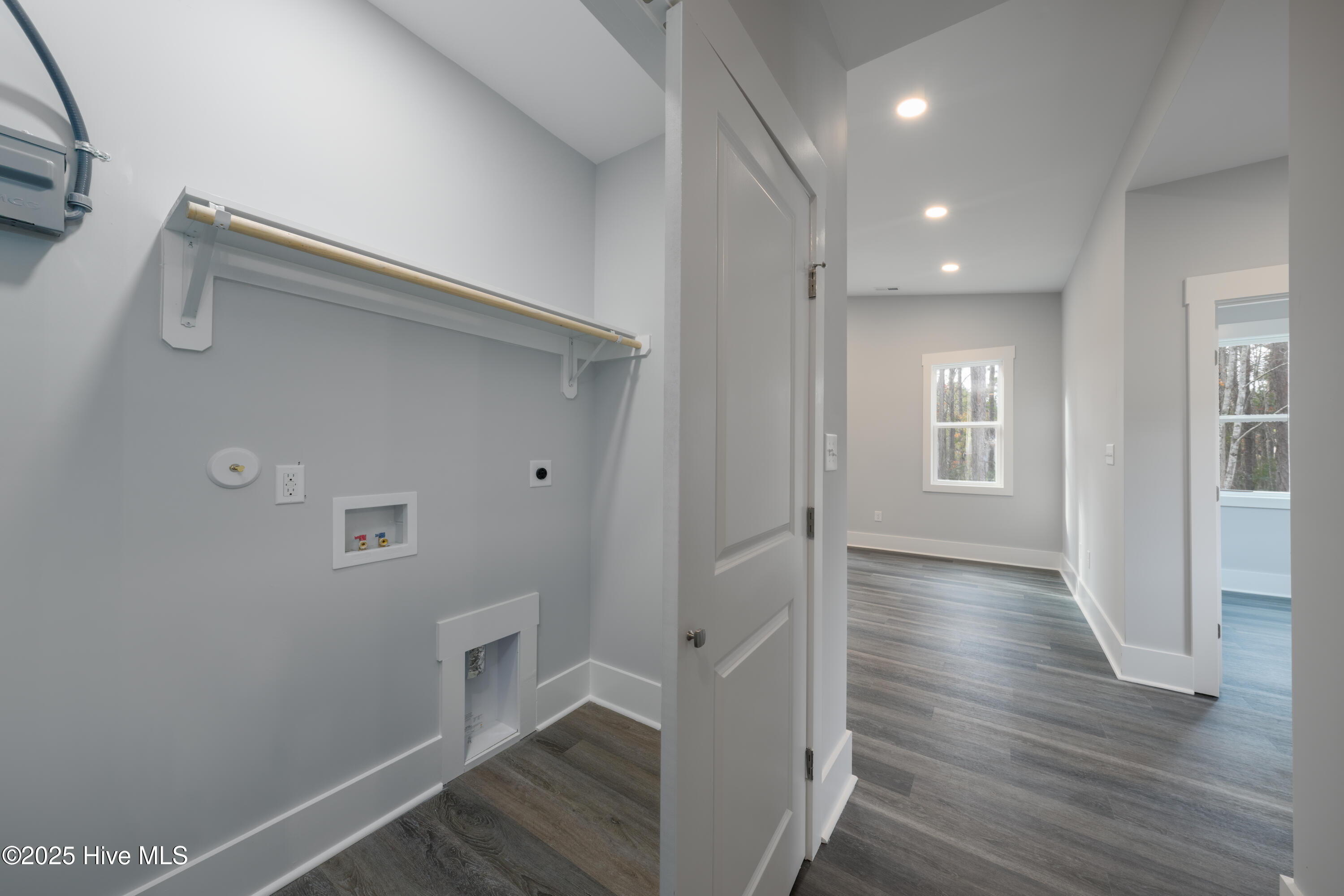 100523019 | Photo 28