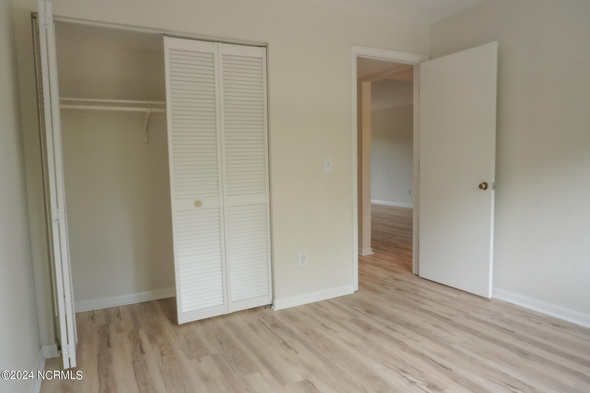 100537460 | Photo 13